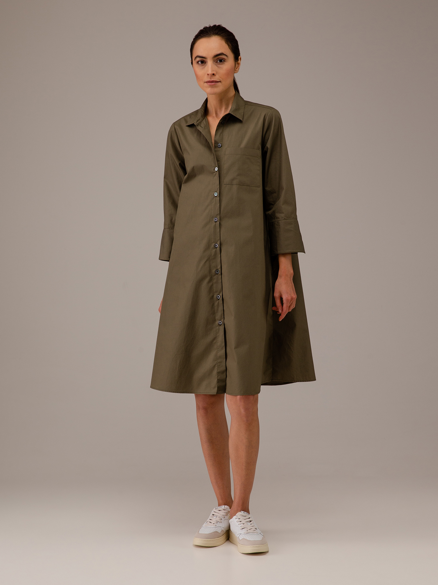 Detailansicht von Midi-Hemdblusenkleid aus Baumwolle von ROBERT FRIEDMAN