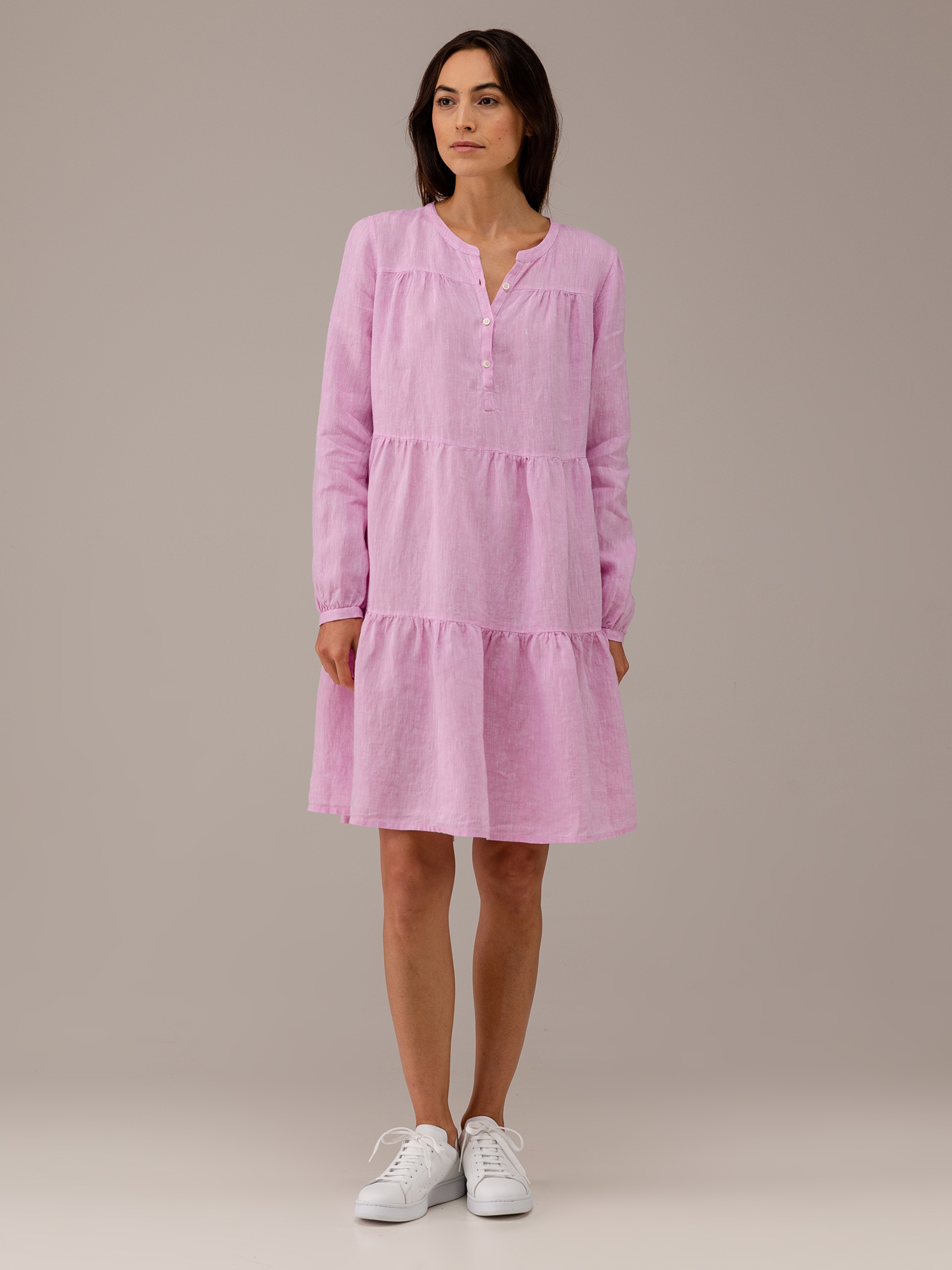 Detailansicht von Midi-Blusenkleid aus Leinen von ROBERT FRIEDMAN