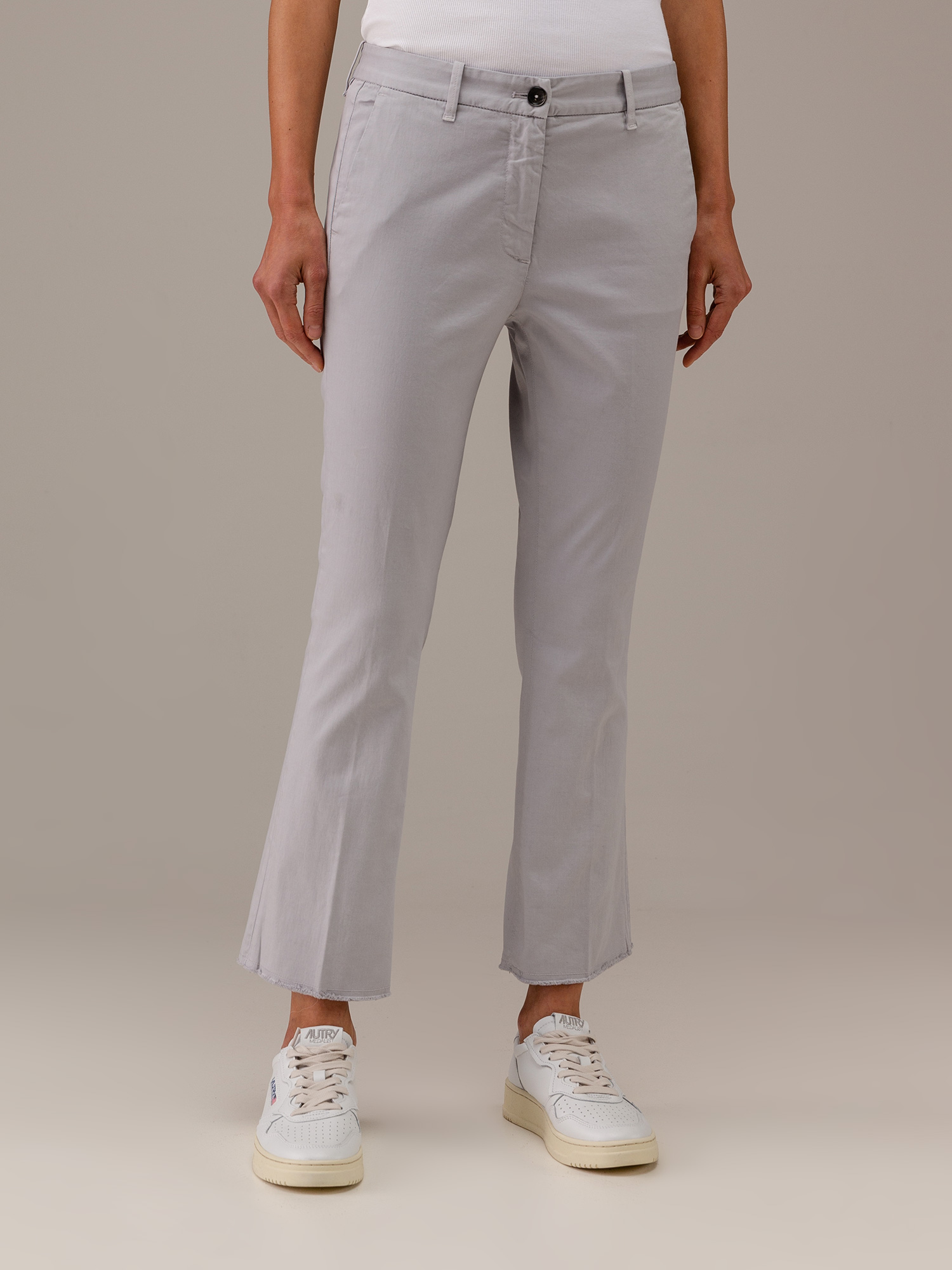 Detailansicht von Cropped Bootcut Hose von NINE IN THE MORNING
