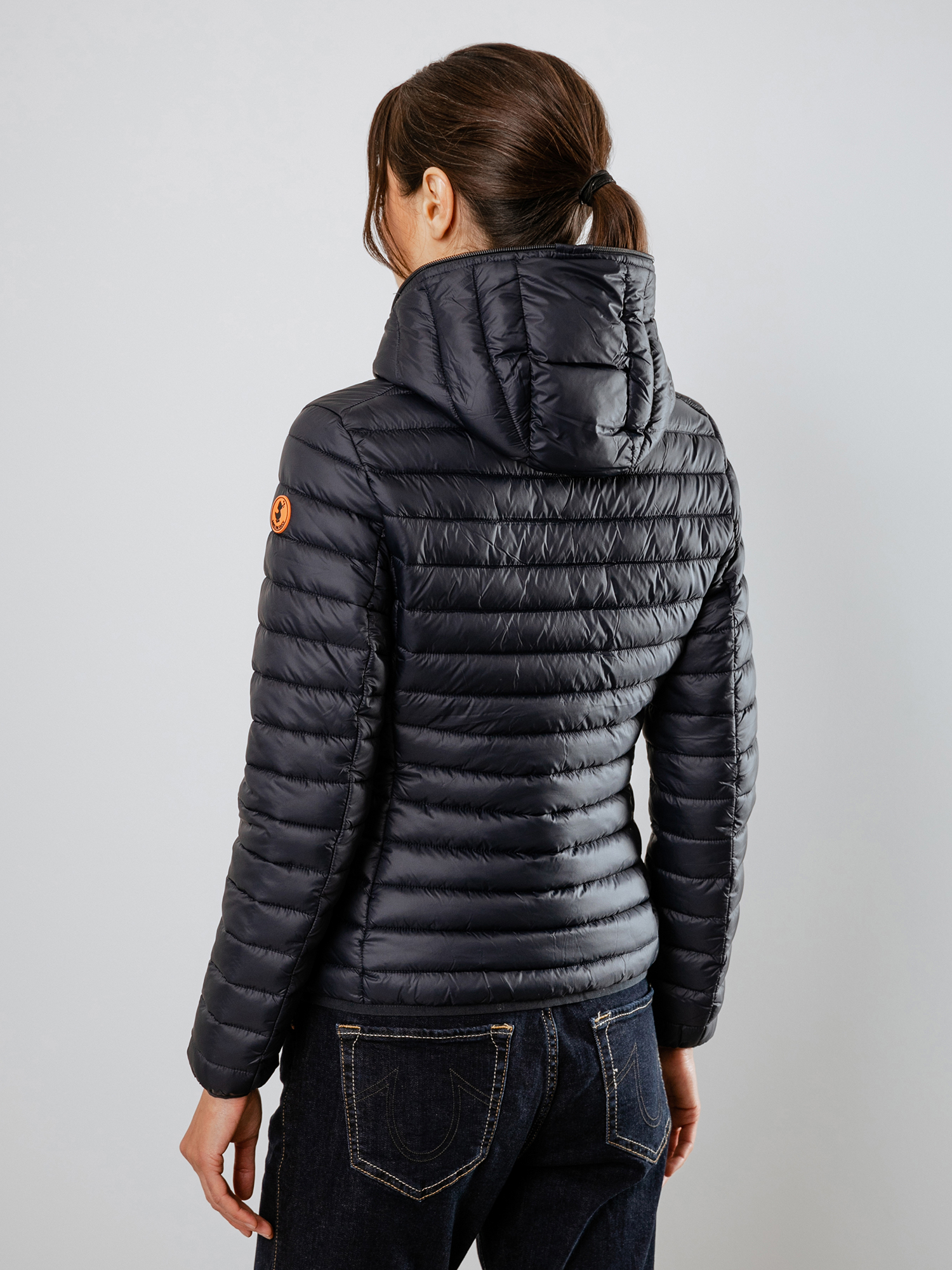Detailansicht von Taillierte Steppjacke von SAVE THE DUCK