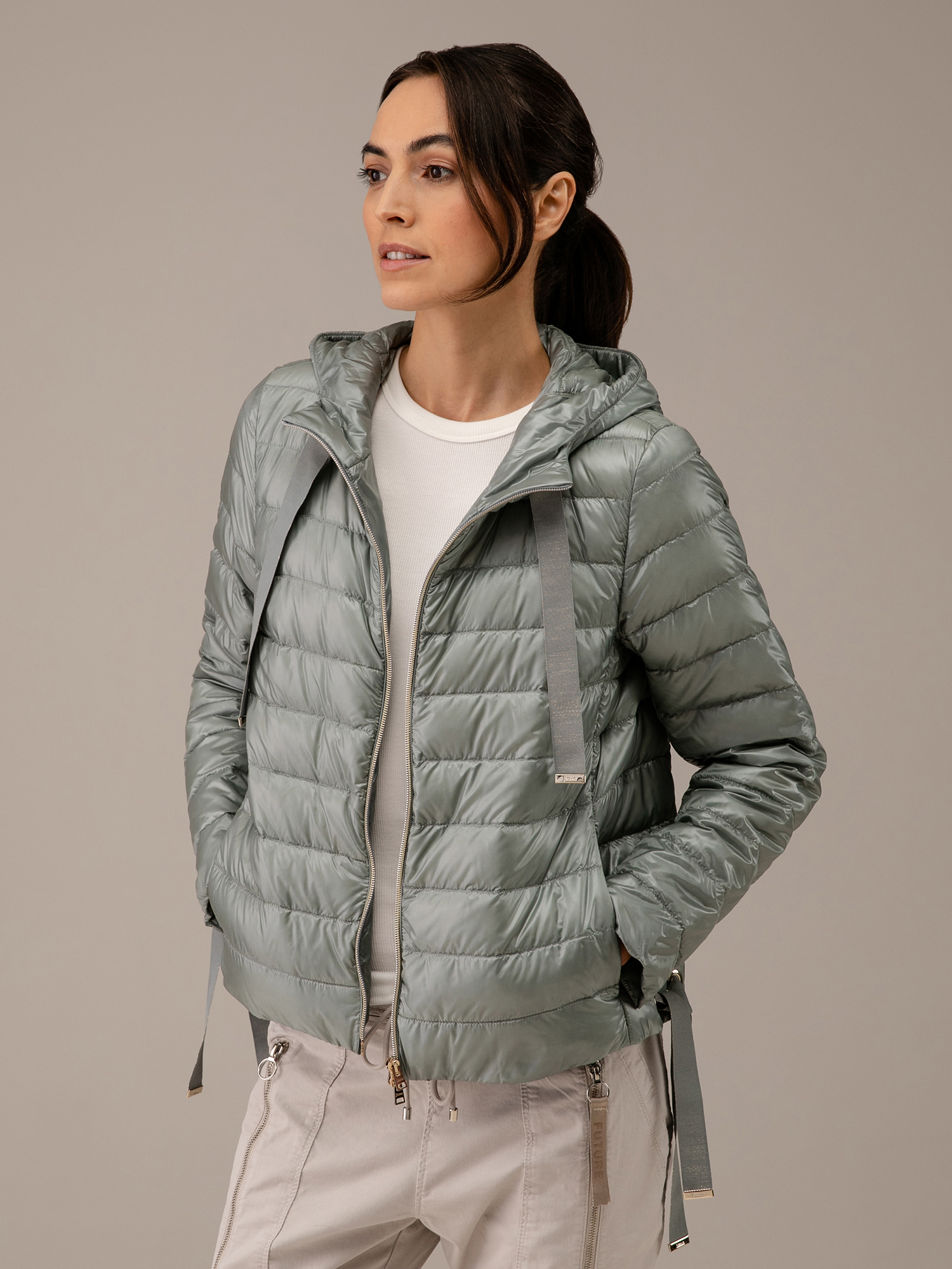 Detailansicht von Kurze Daunenjacke von HERNO