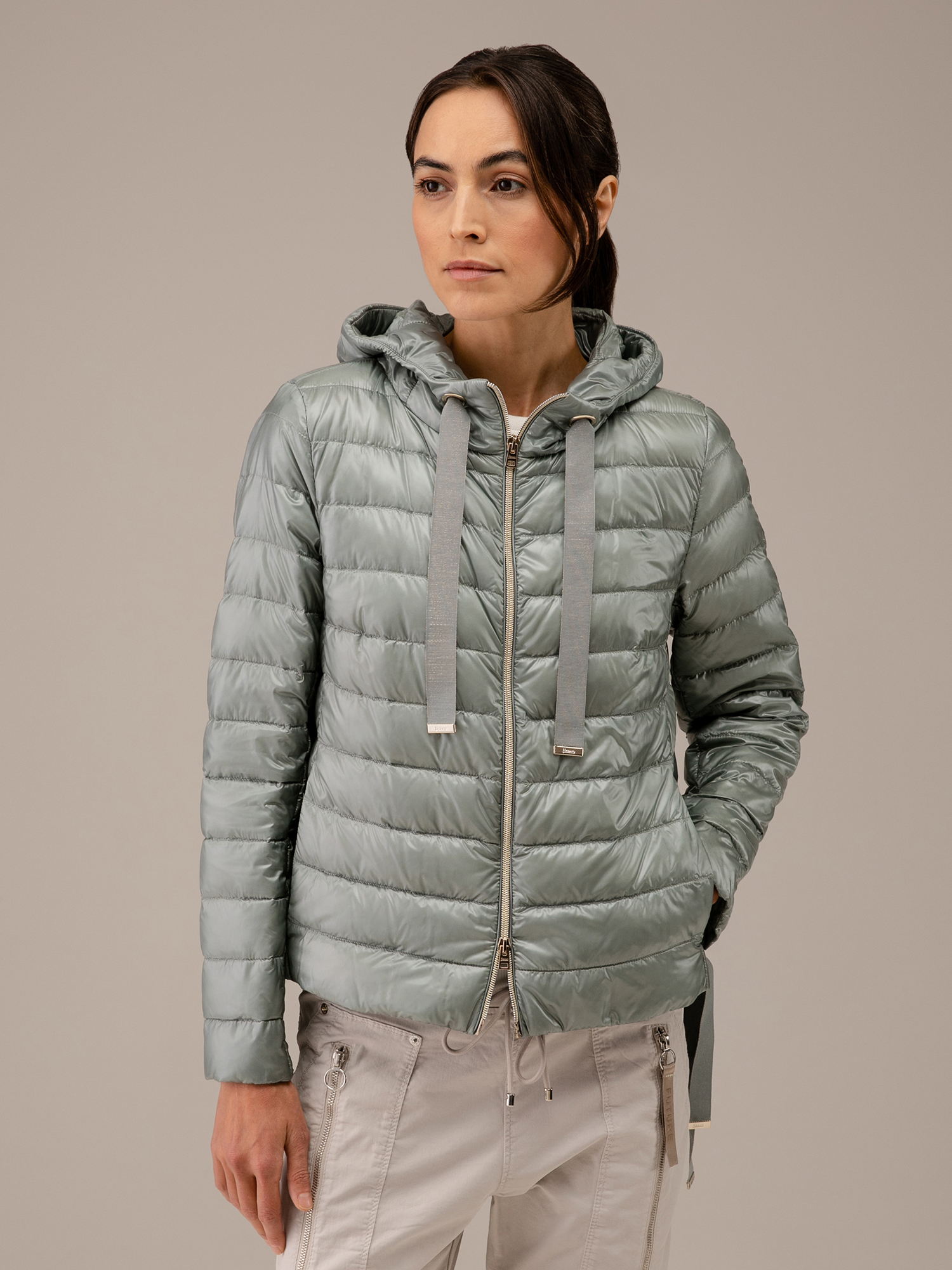 Detailansicht von Kurze Daunenjacke von HERNO