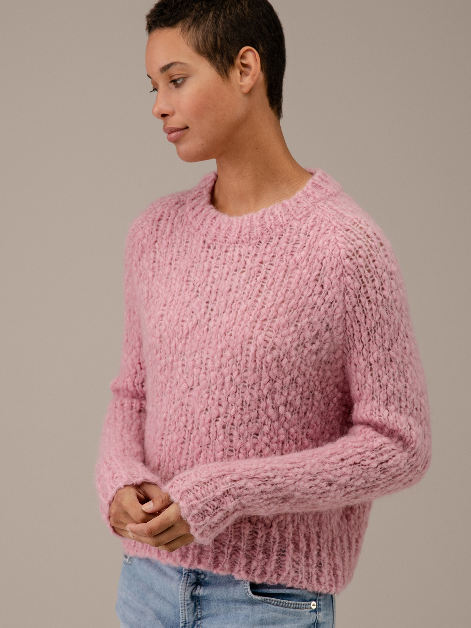 Detailansicht von Pullover aus Alpakawolle von SIBIN LINNEBJERG