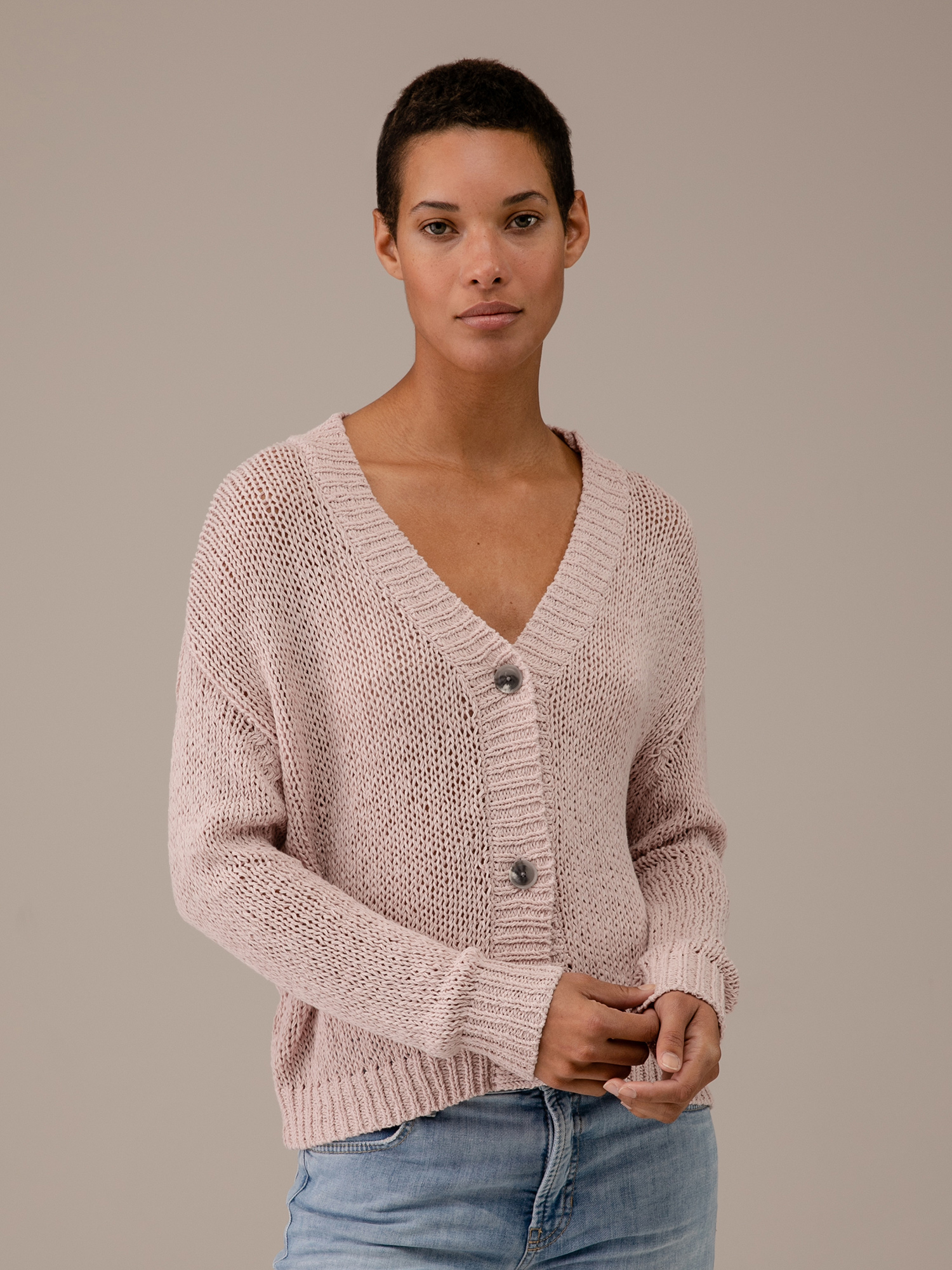 Detailansicht von Strickjacke aus Baumwolle von DANIELS