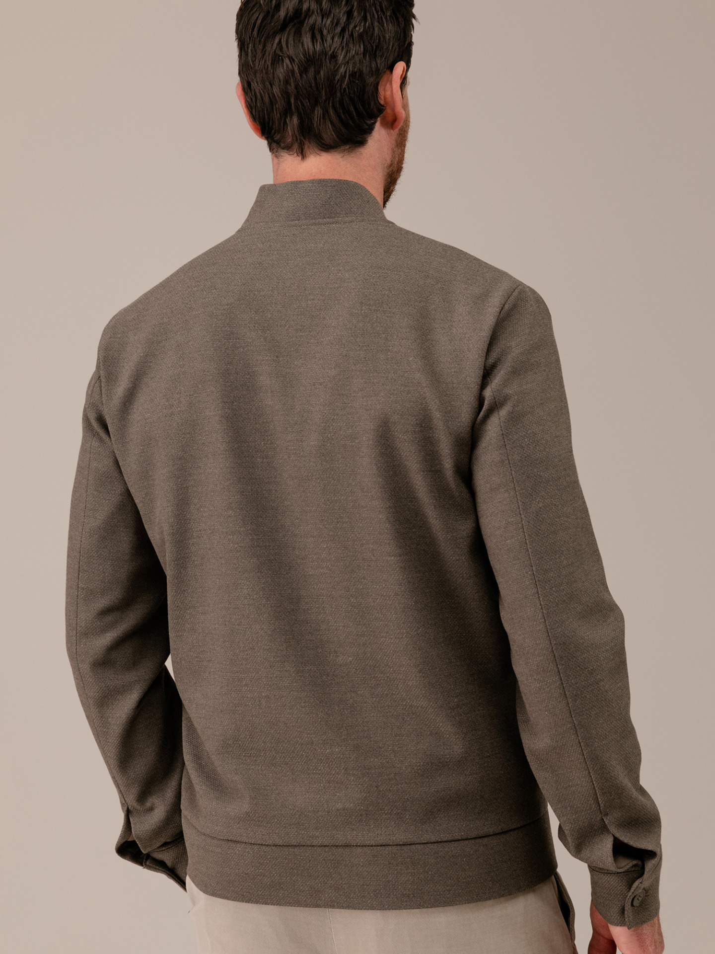 Detailansicht von Bomberjacke von LES DEUX