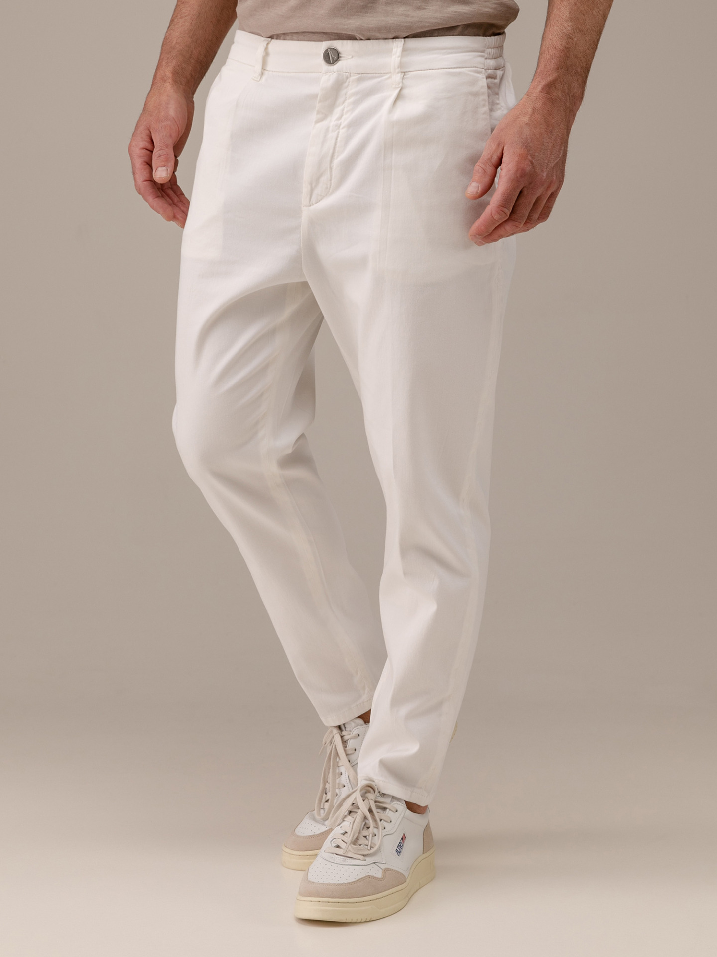 Detailansicht von Lässige Chinohose von GOLDGARN