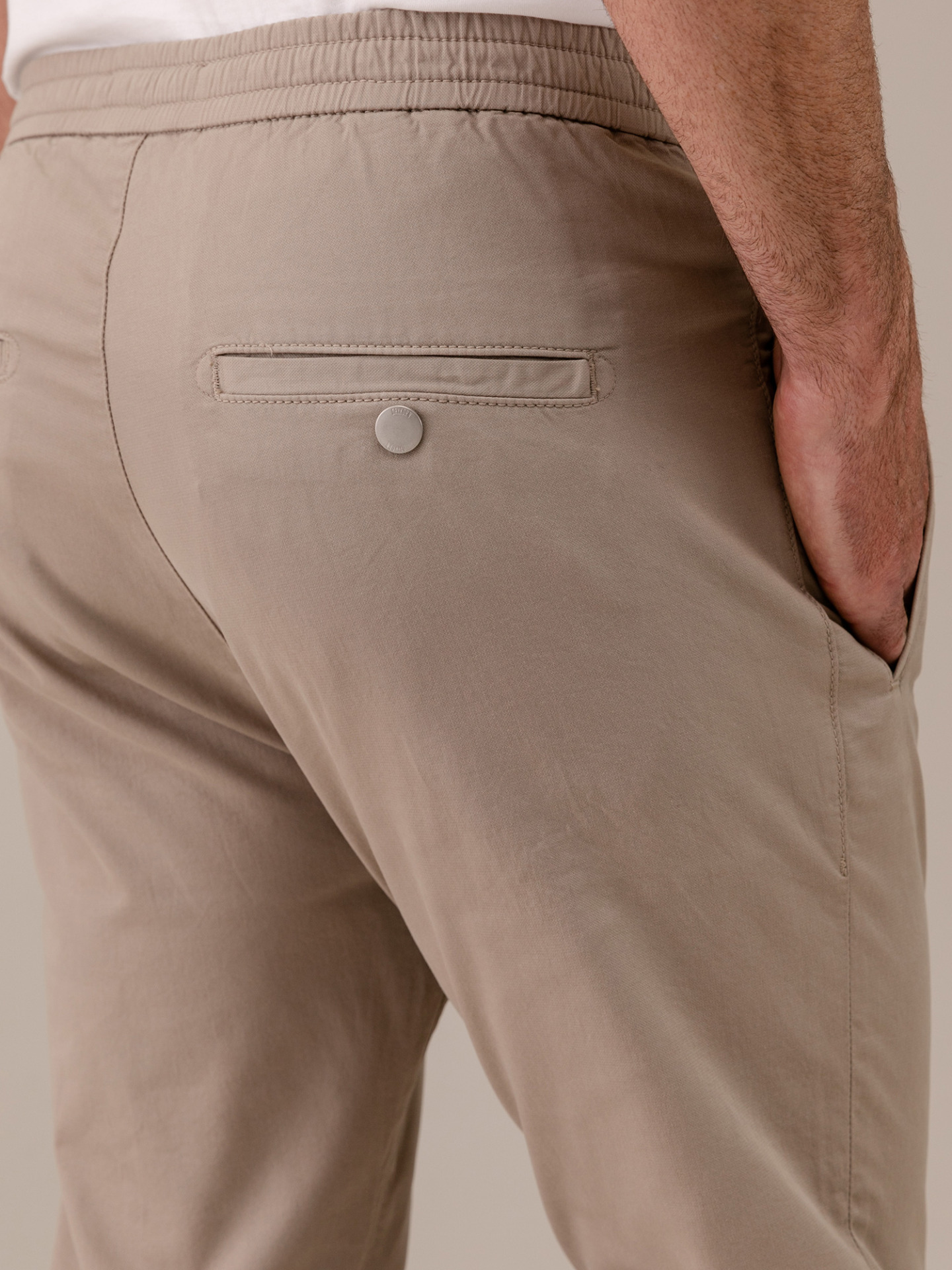 Detailansicht von Hose aus Baumwolle mit Tunnelzug von DRYKORN