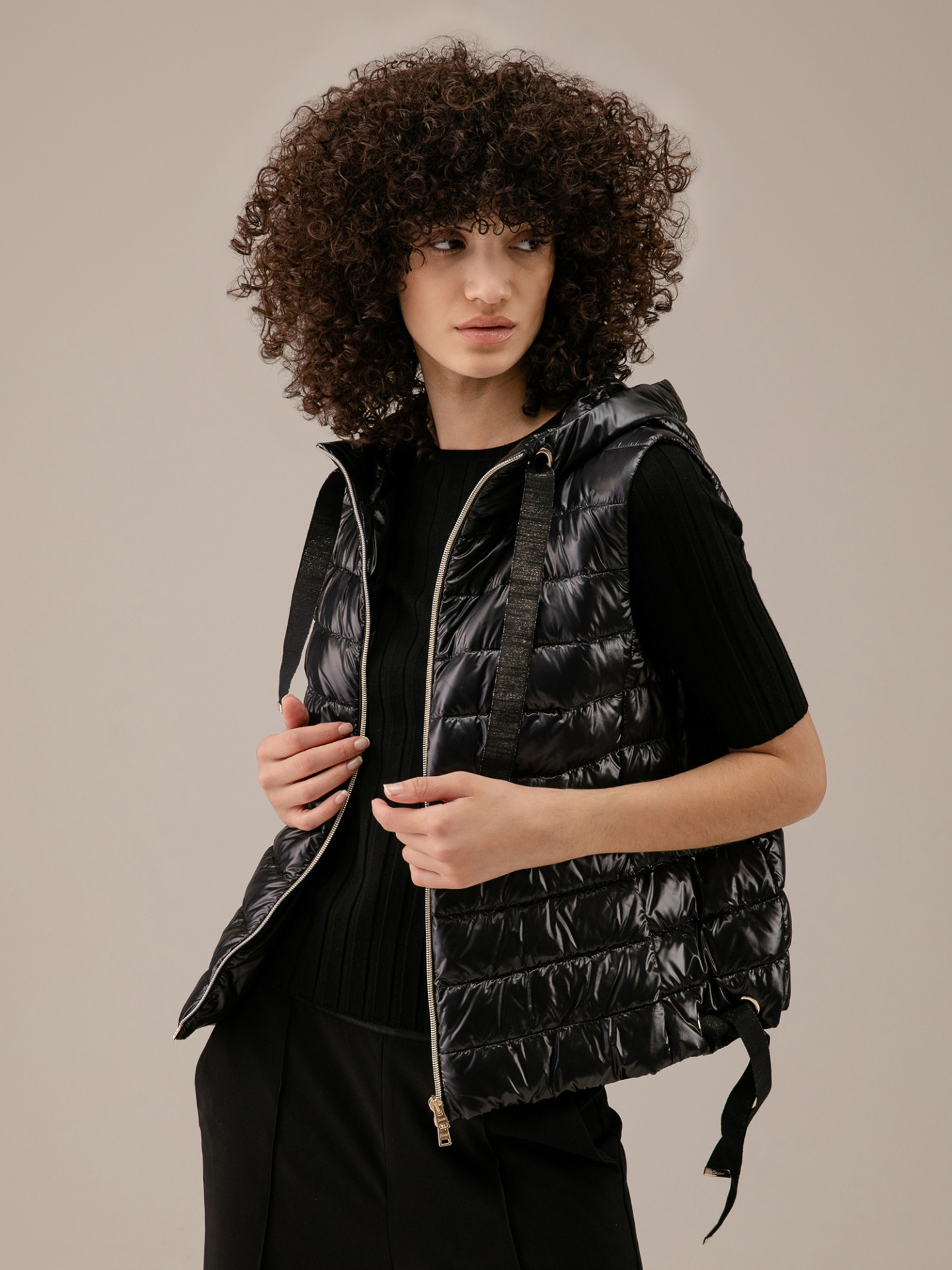 Detailansicht von Leichte Daunenweste von HERNO