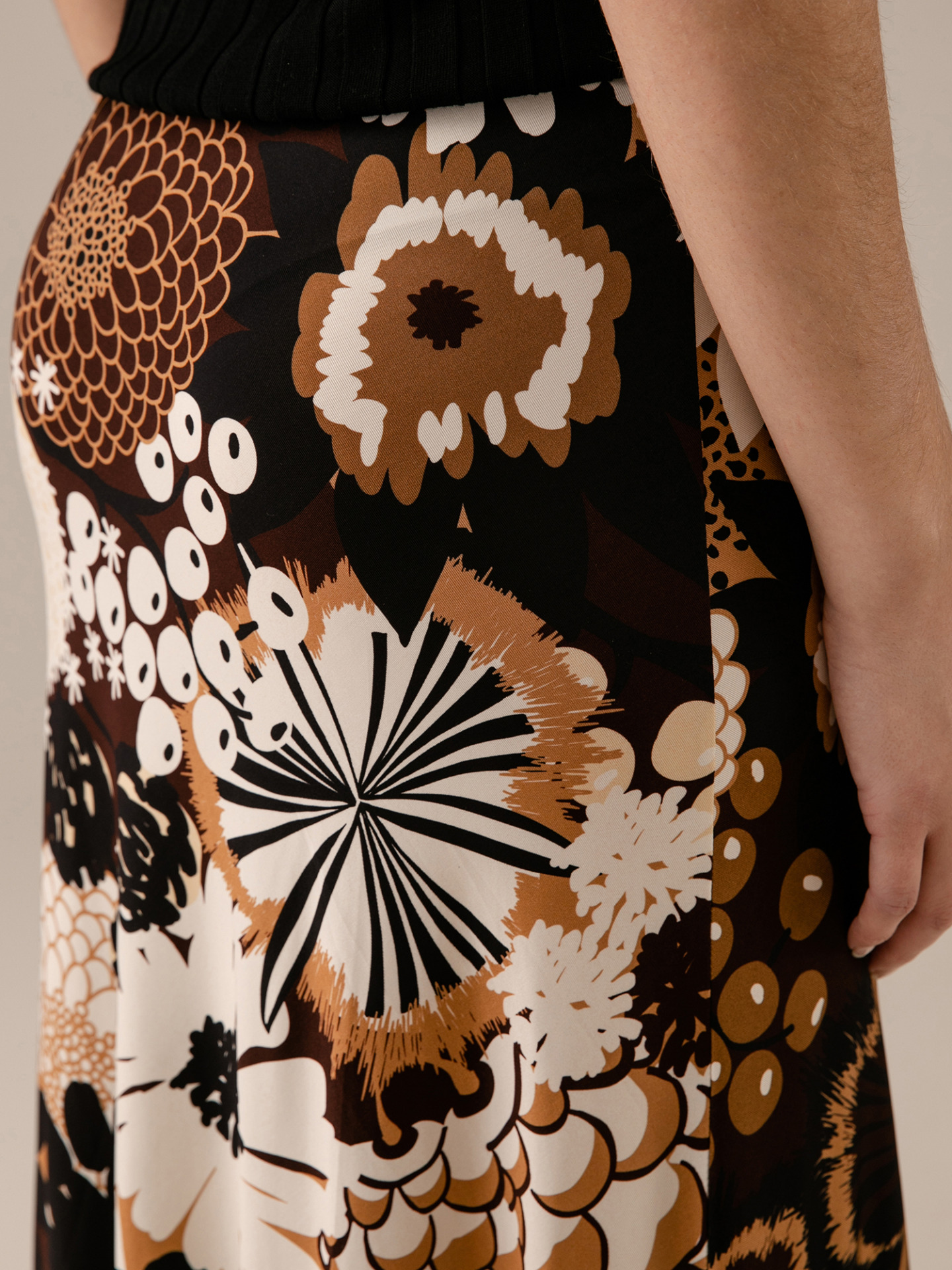 Detailansicht von Maxi-Rock von SIYU