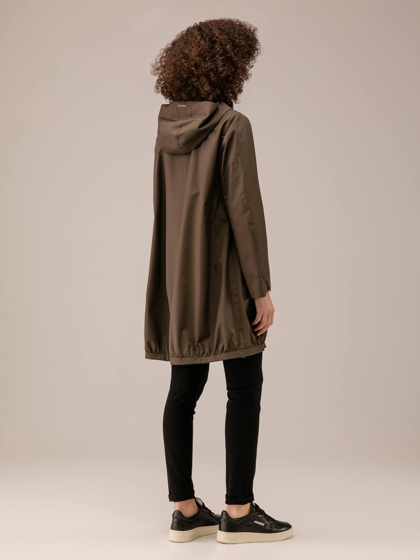 Detailansicht von Regenmantel von HERNO