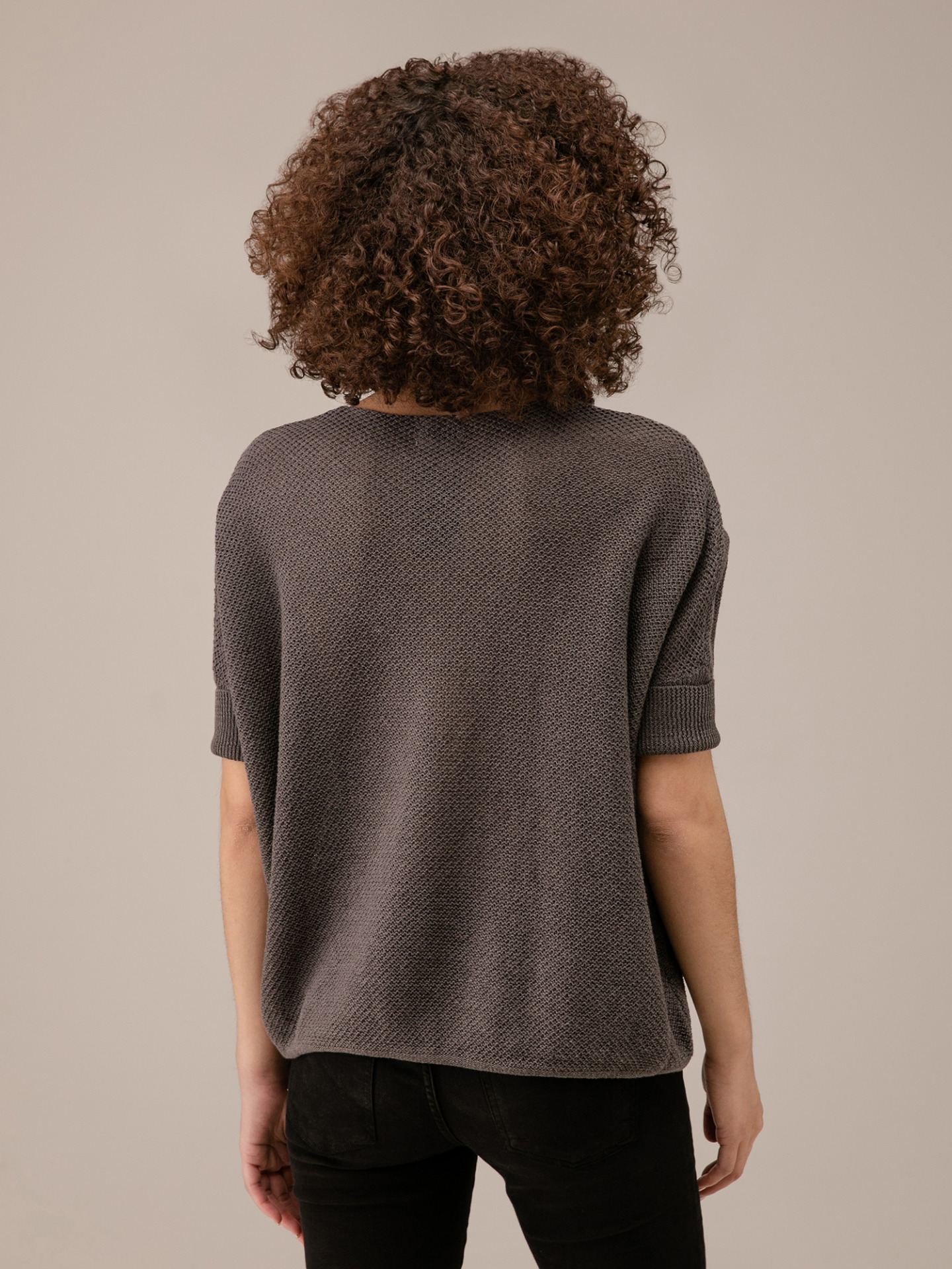 Detailansicht von Kurzarm-Pullover aus Leinen von DANIELS