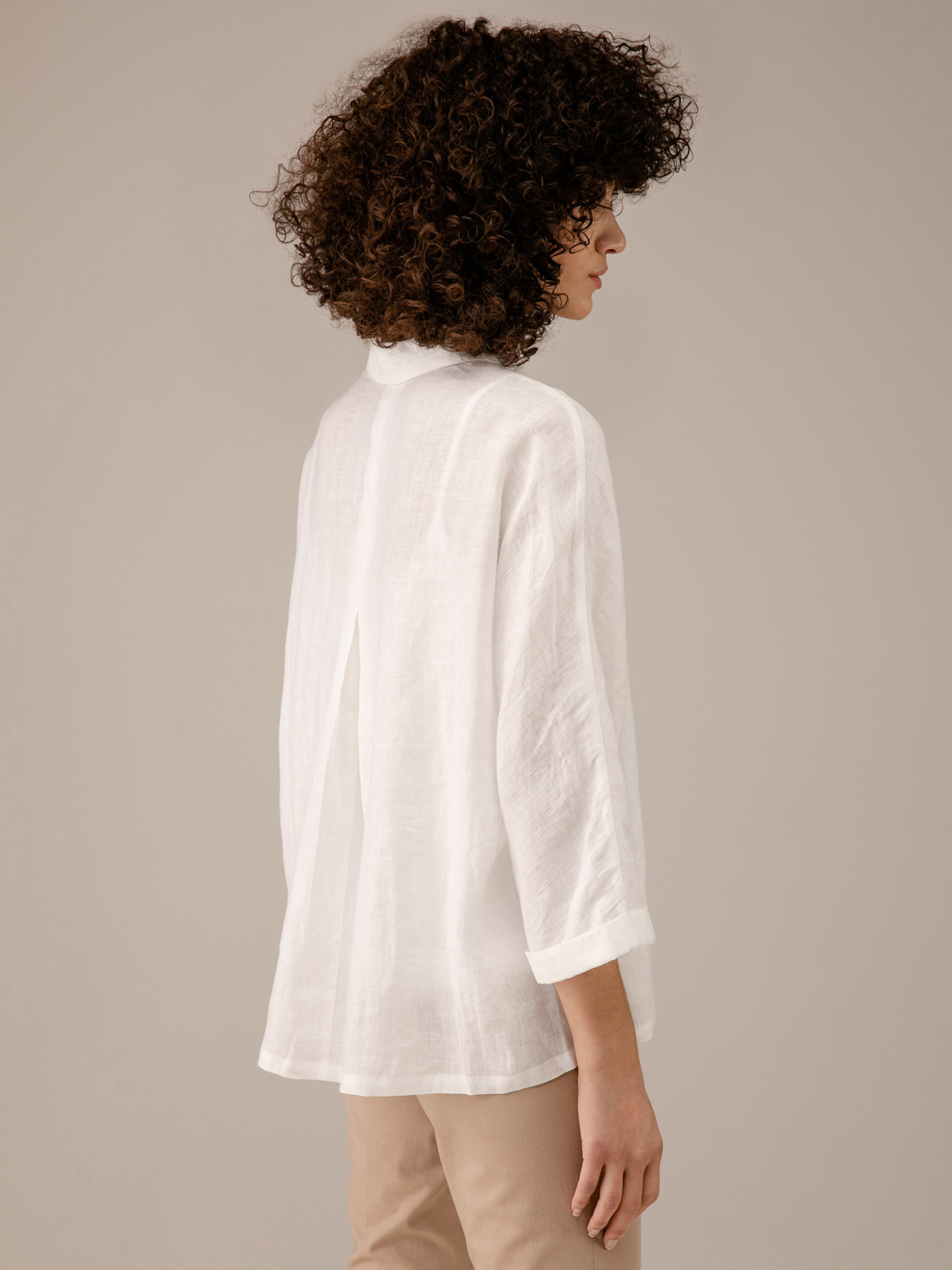 Detailansicht von Leinenbluse von JC SOPHIE