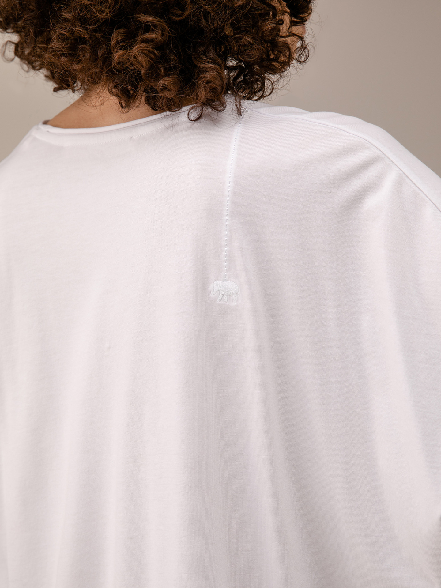 Detailansicht von T-Shirt aus Baumwolle von LOVE JOY VICTORY