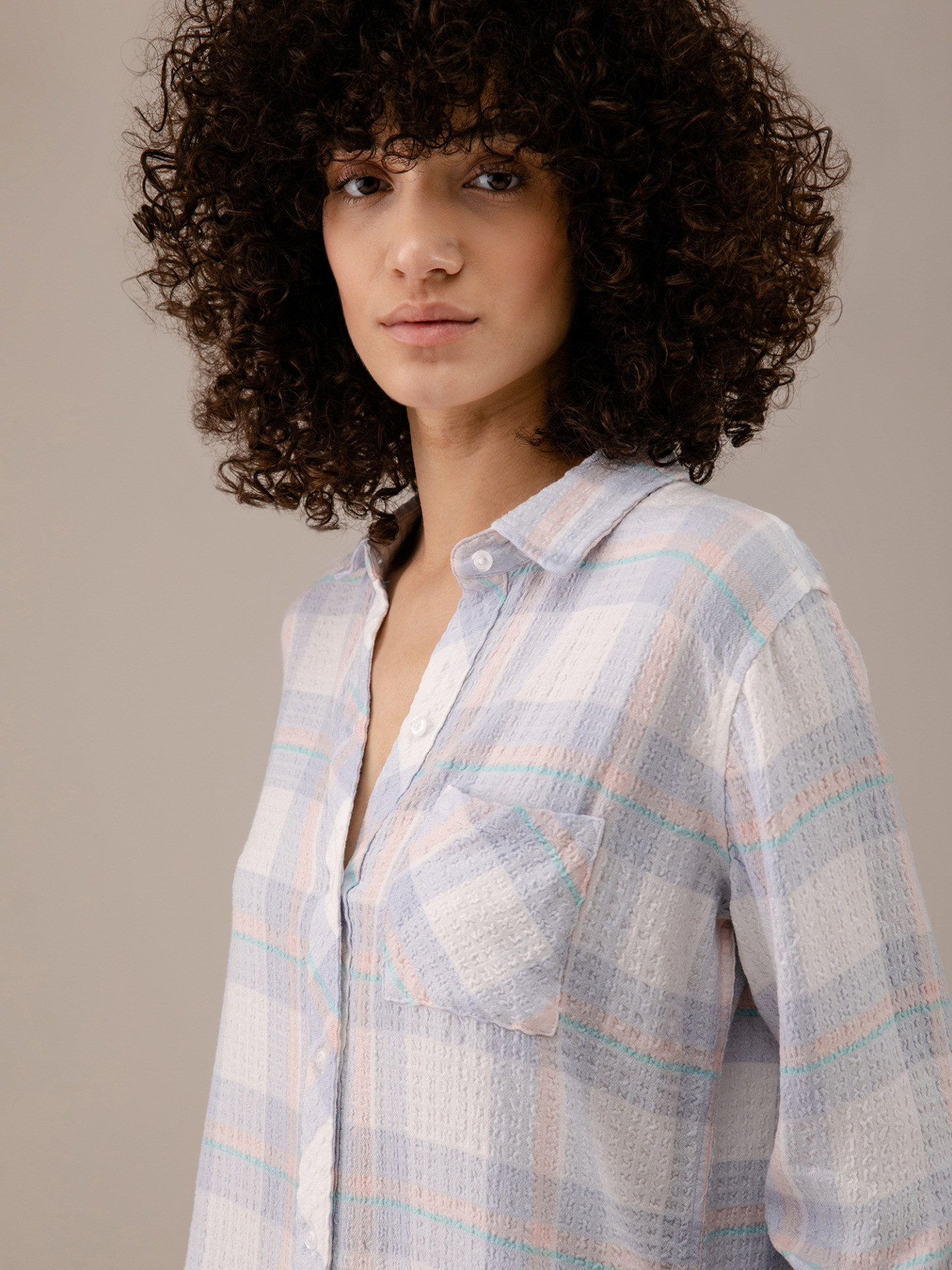 Detailansicht von Karobluse von RAILS