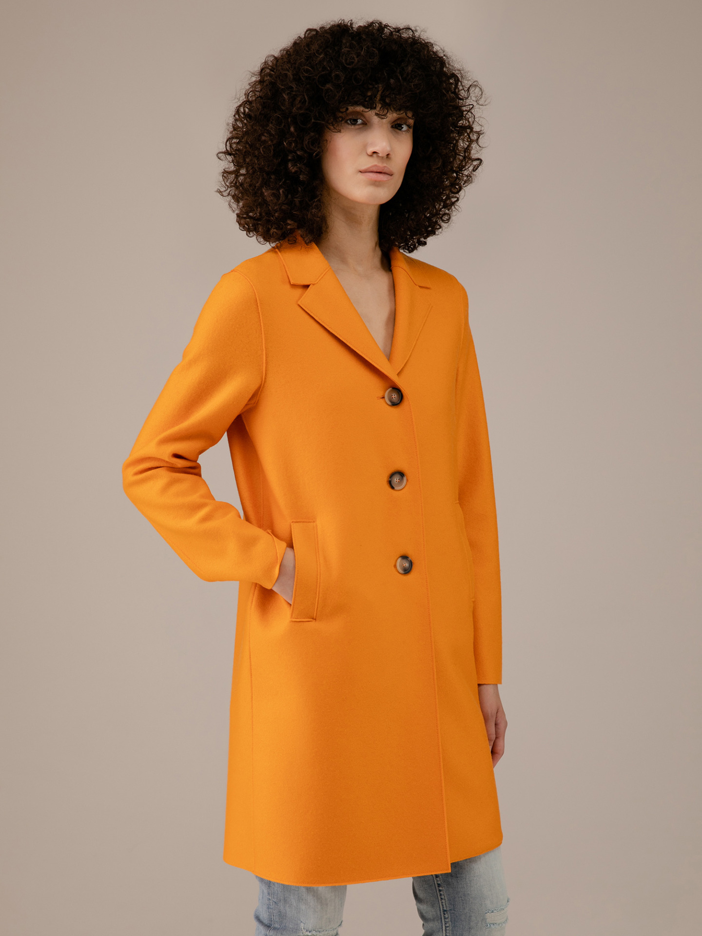 Detailansicht von Schurwollmantel von HARRIS WHARF LONDON