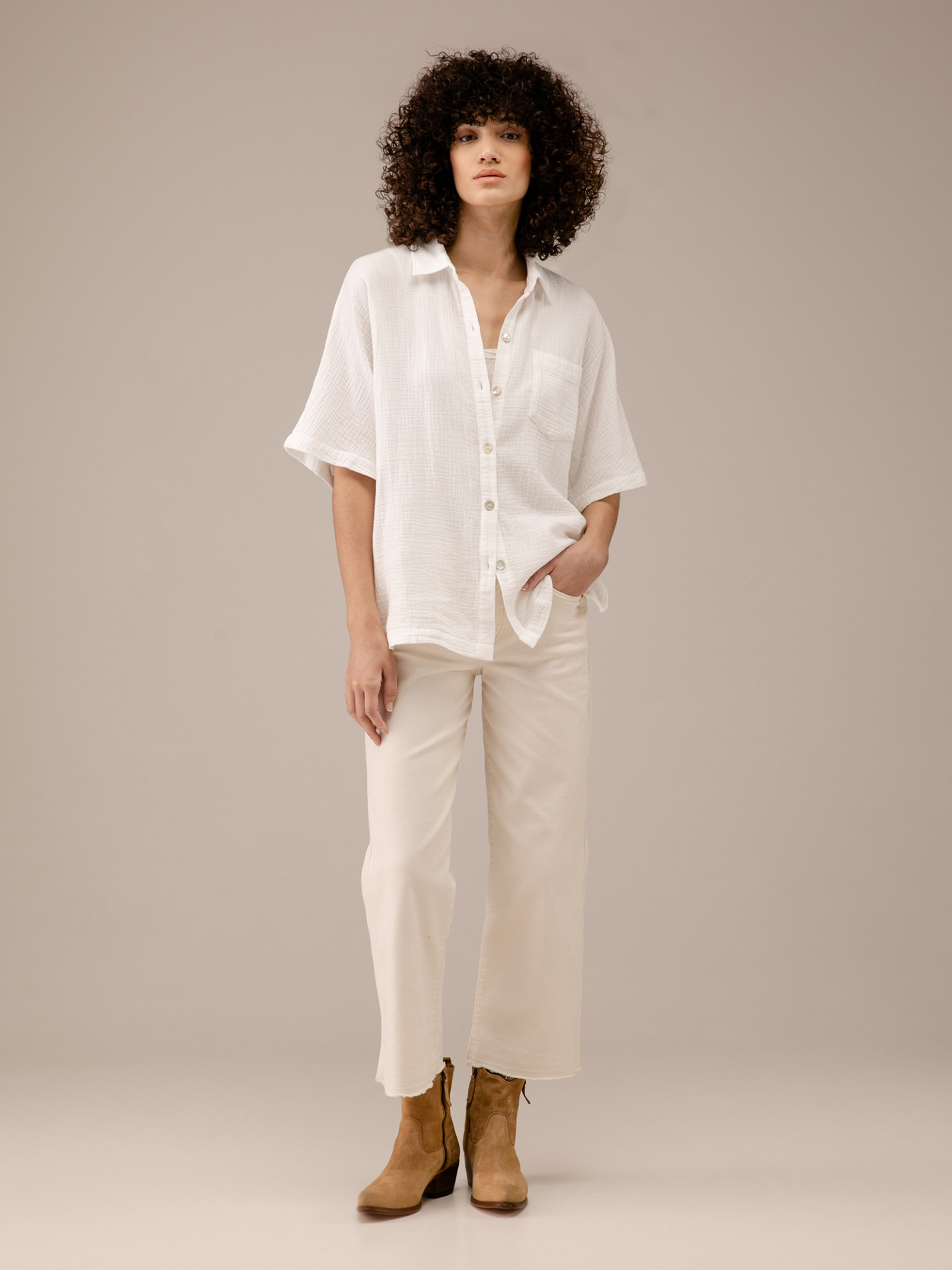 Detailansicht von Kurzarm-Baumwollbluse von RAILS