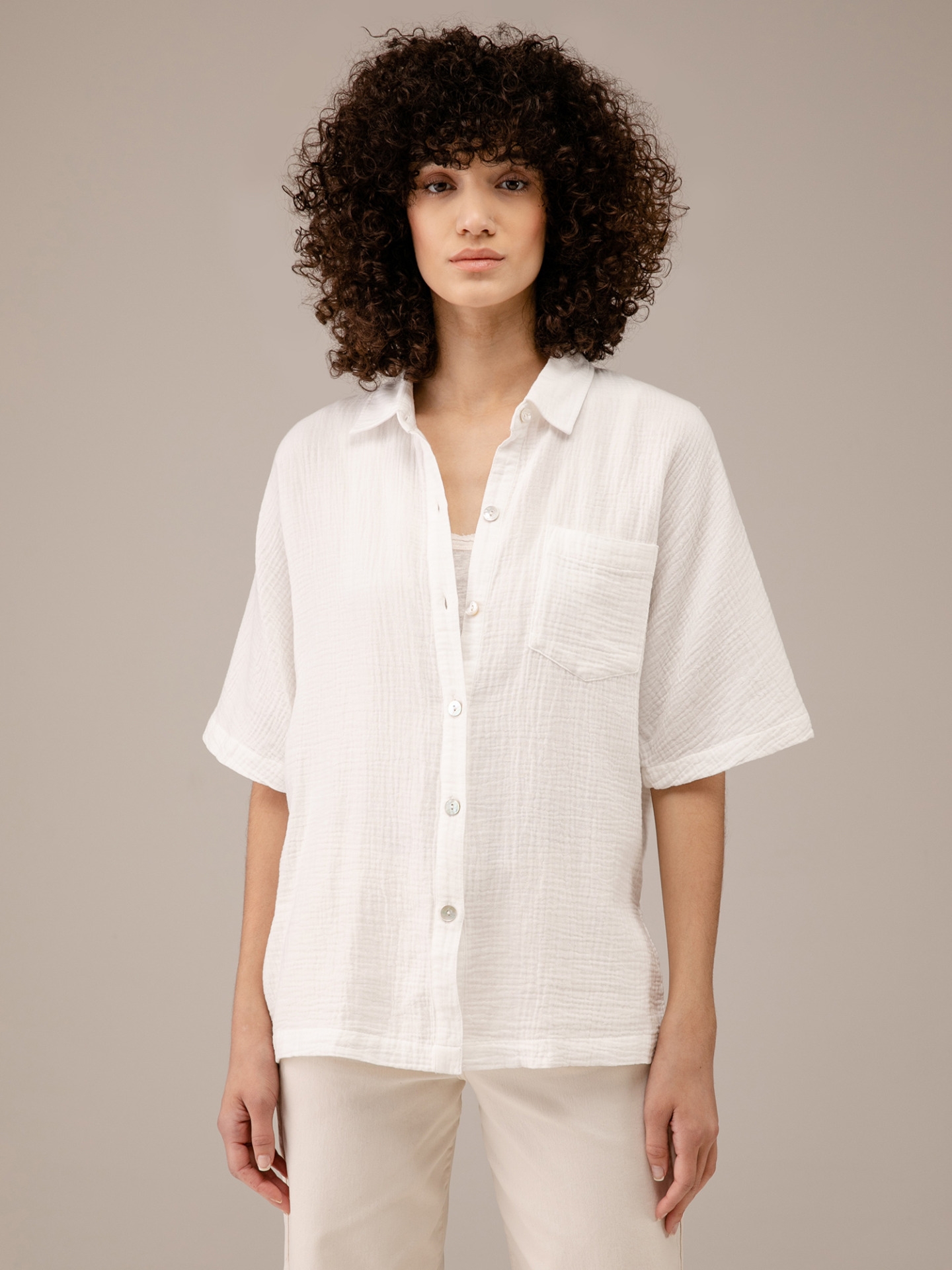 Detailansicht von Kurzarm-Baumwollbluse von RAILS