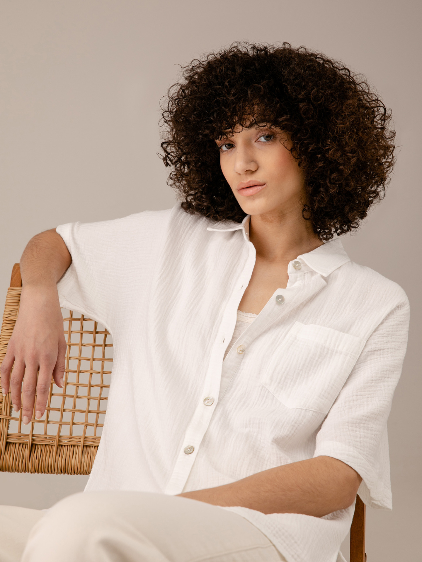 Detailansicht von Kurzarm-Baumwollbluse von RAILS