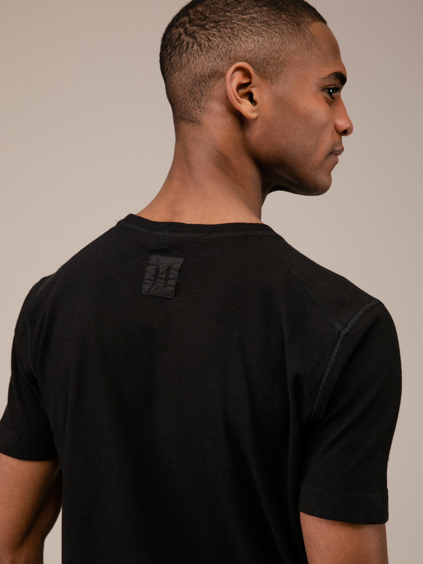 Detailansicht von T-Shirt aus Baumwolle von HANNES ROETHER