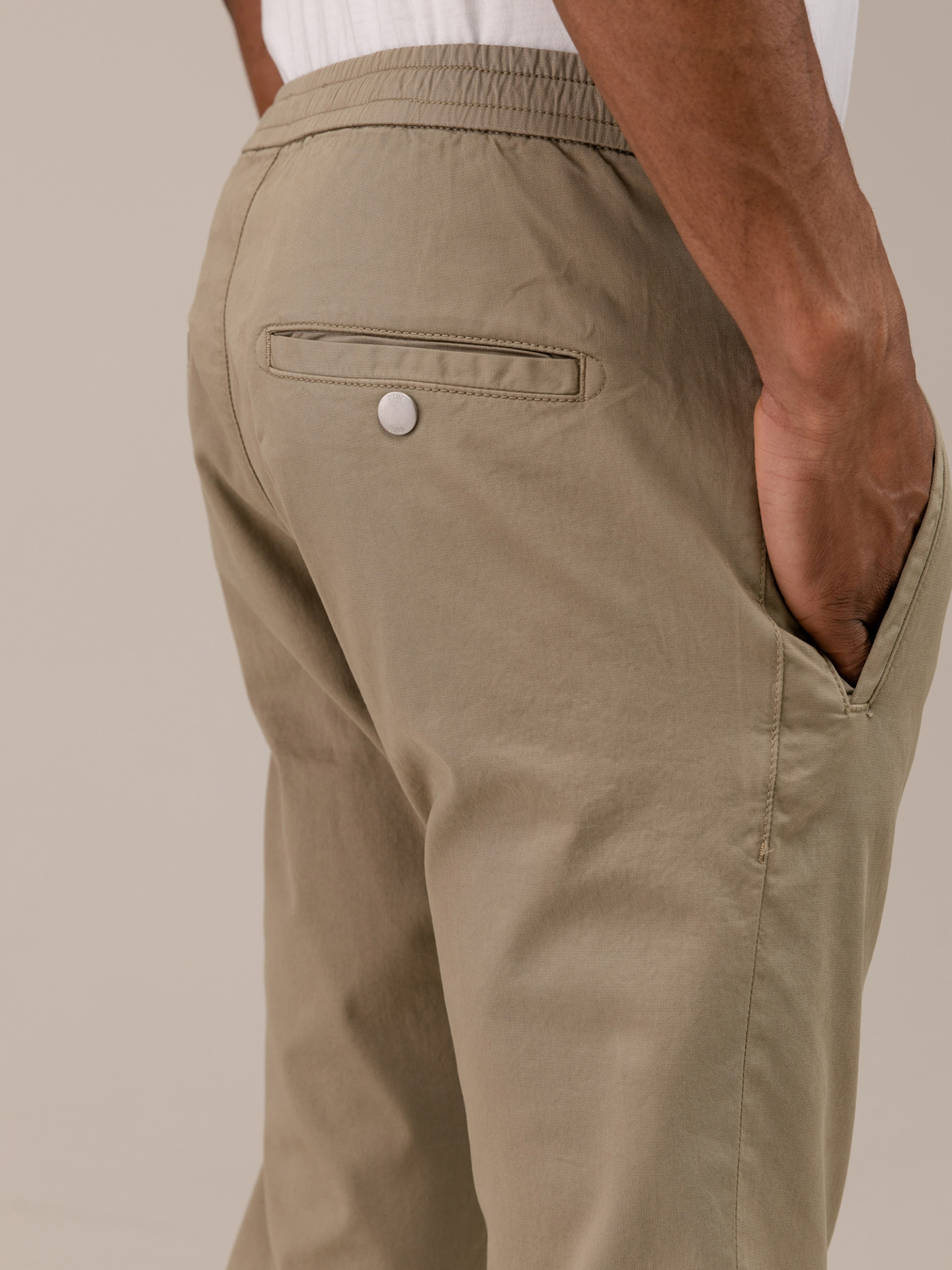 Detailansicht von Hose aus Baumwolle mit Tunnelzug von DRYKORN