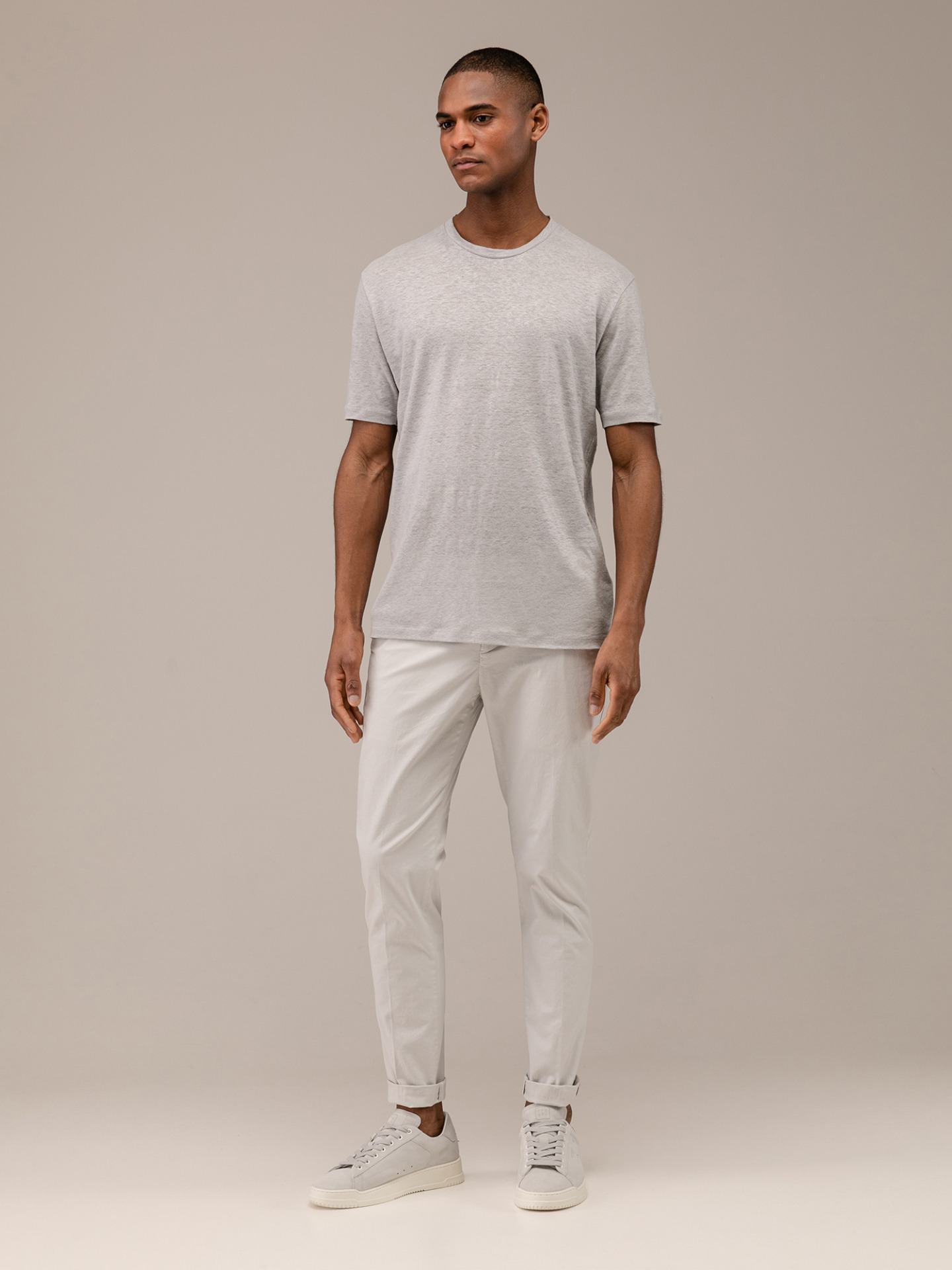 Detailansicht von T-Shirt aus Leinen von PHIL PETTER