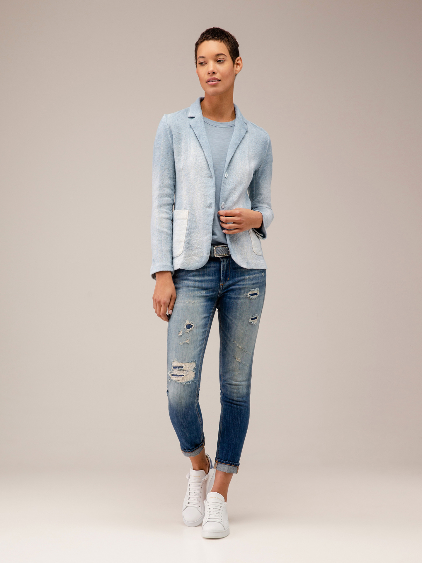 Detailansicht von Taillierter Blazer von AVANT TOI