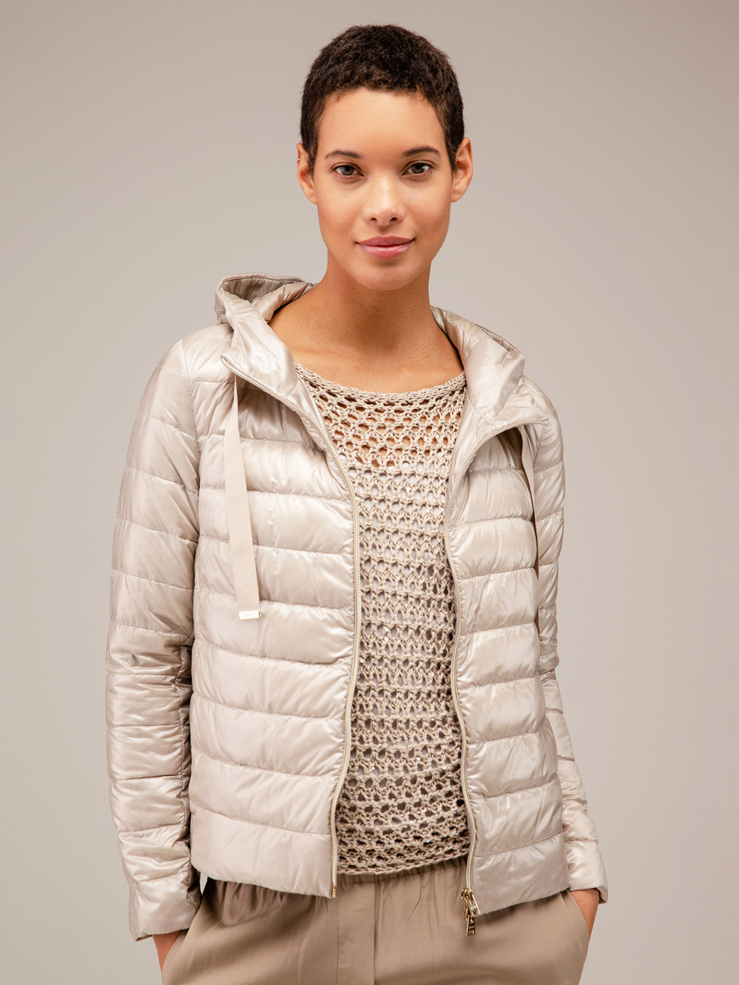 Detailansicht von Kurze Daunenjacke von HERNO