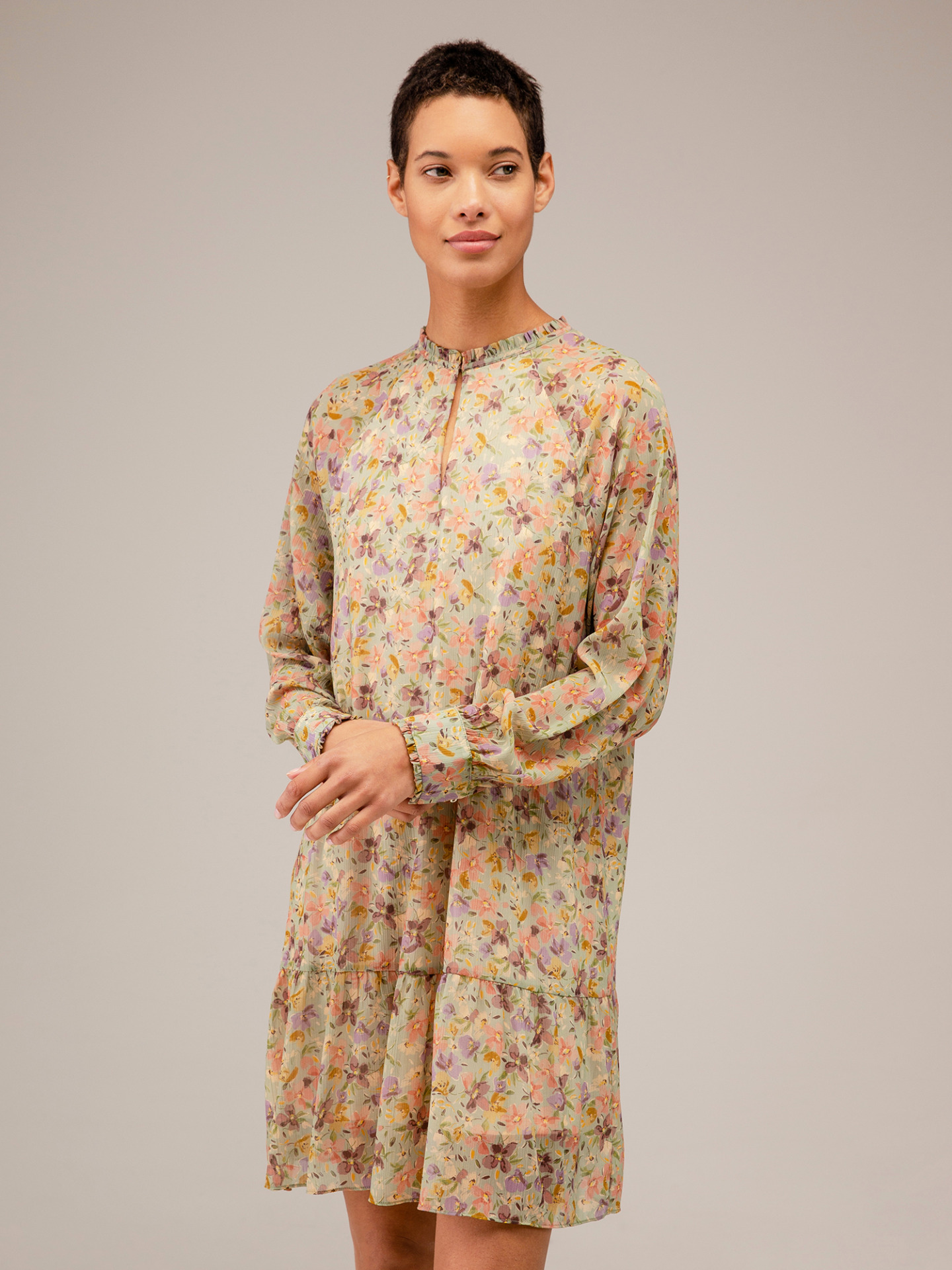 Detailansicht von Kurzes Blusenkleid von DANIELS