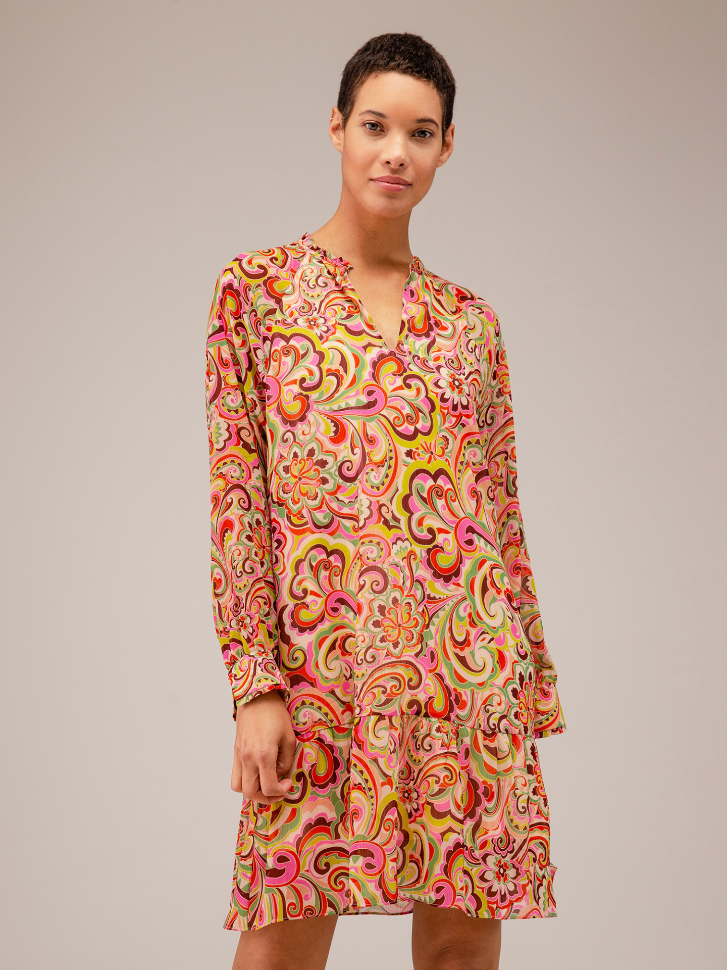 Detailansicht von Kurzes Blusenkleid von DANIELS