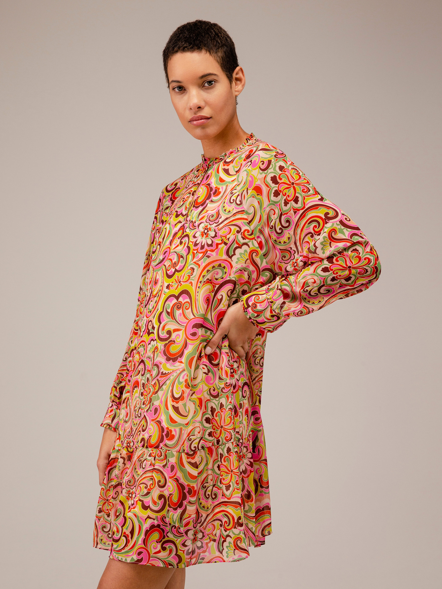 Detailansicht von Kurzes Blusenkleid von DANIELS