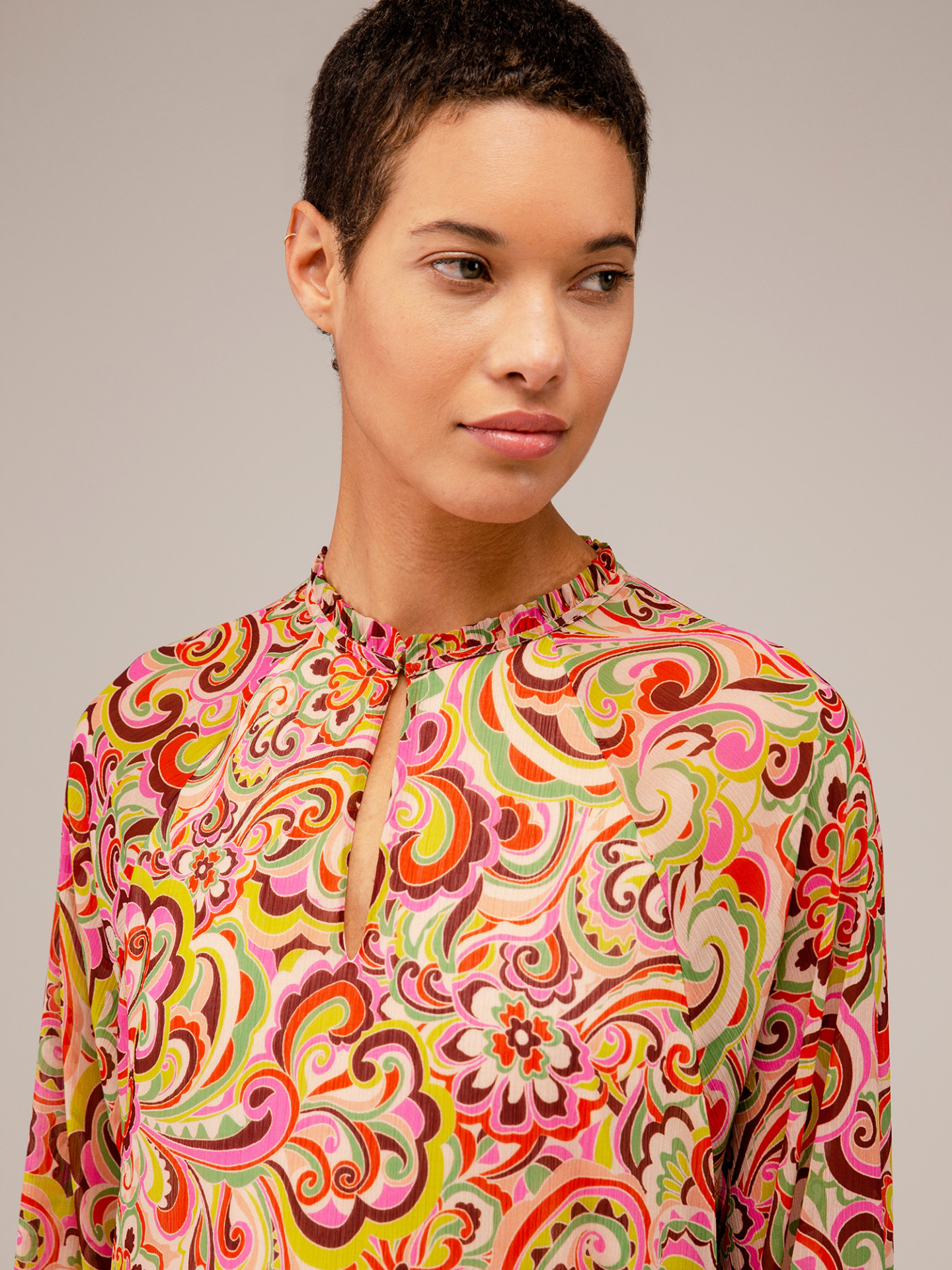 Detailansicht von Kurzes Blusenkleid von DANIELS