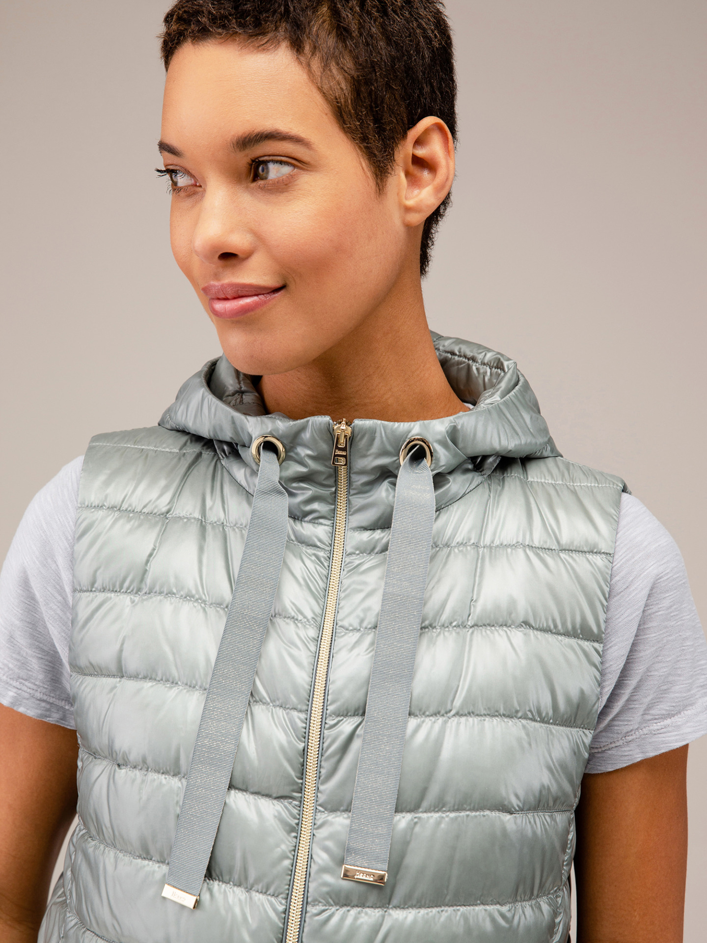 Detailansicht von Leichte Daunenweste von HERNO