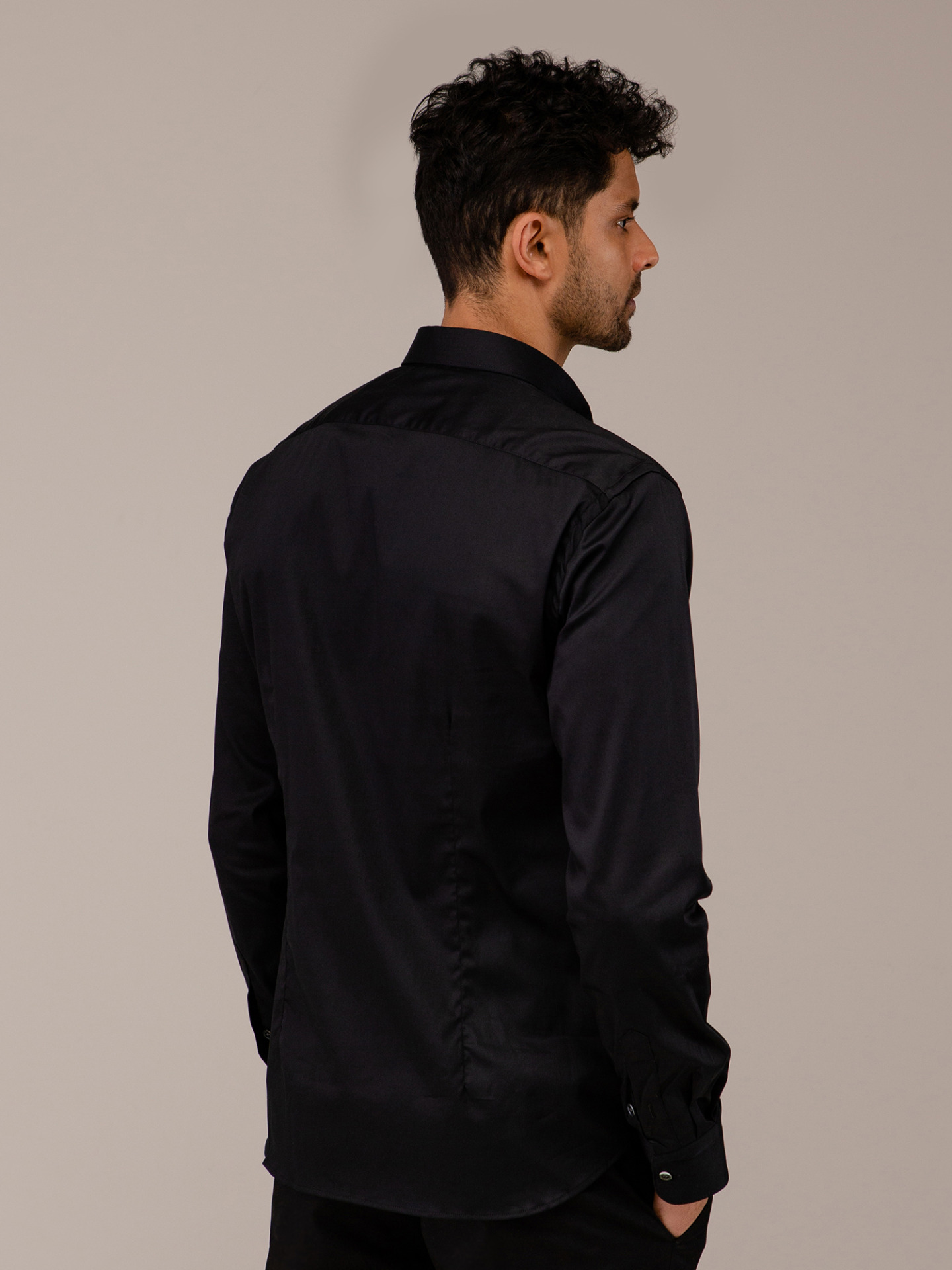 Detailansicht von Baumwollhemd mit Haifischkragen von AGLINI