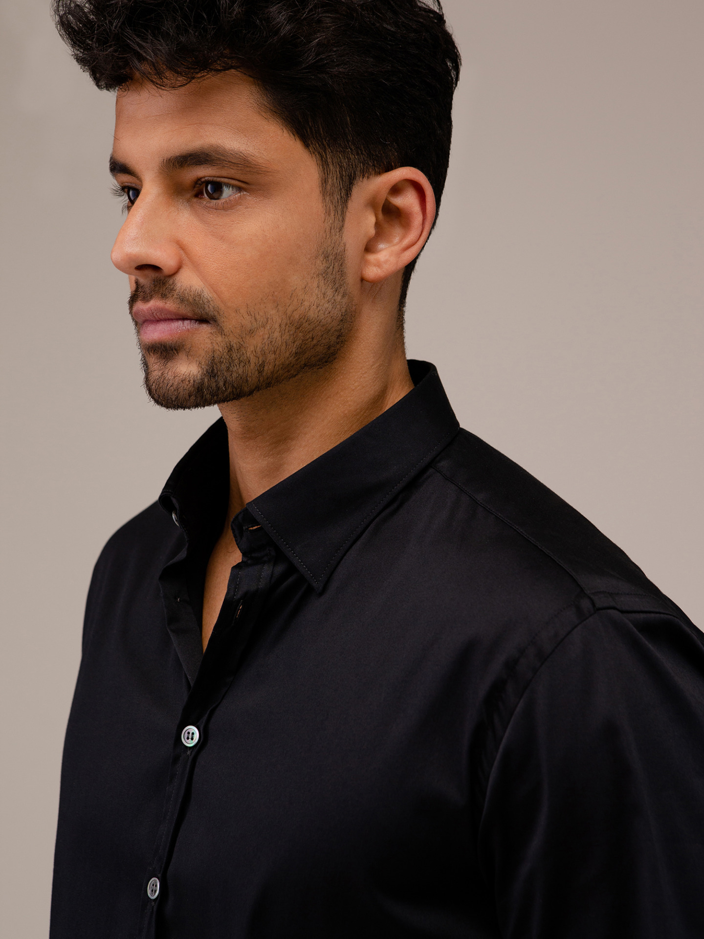 Detailansicht von Baumwollhemd mit Haifischkragen von AGLINI