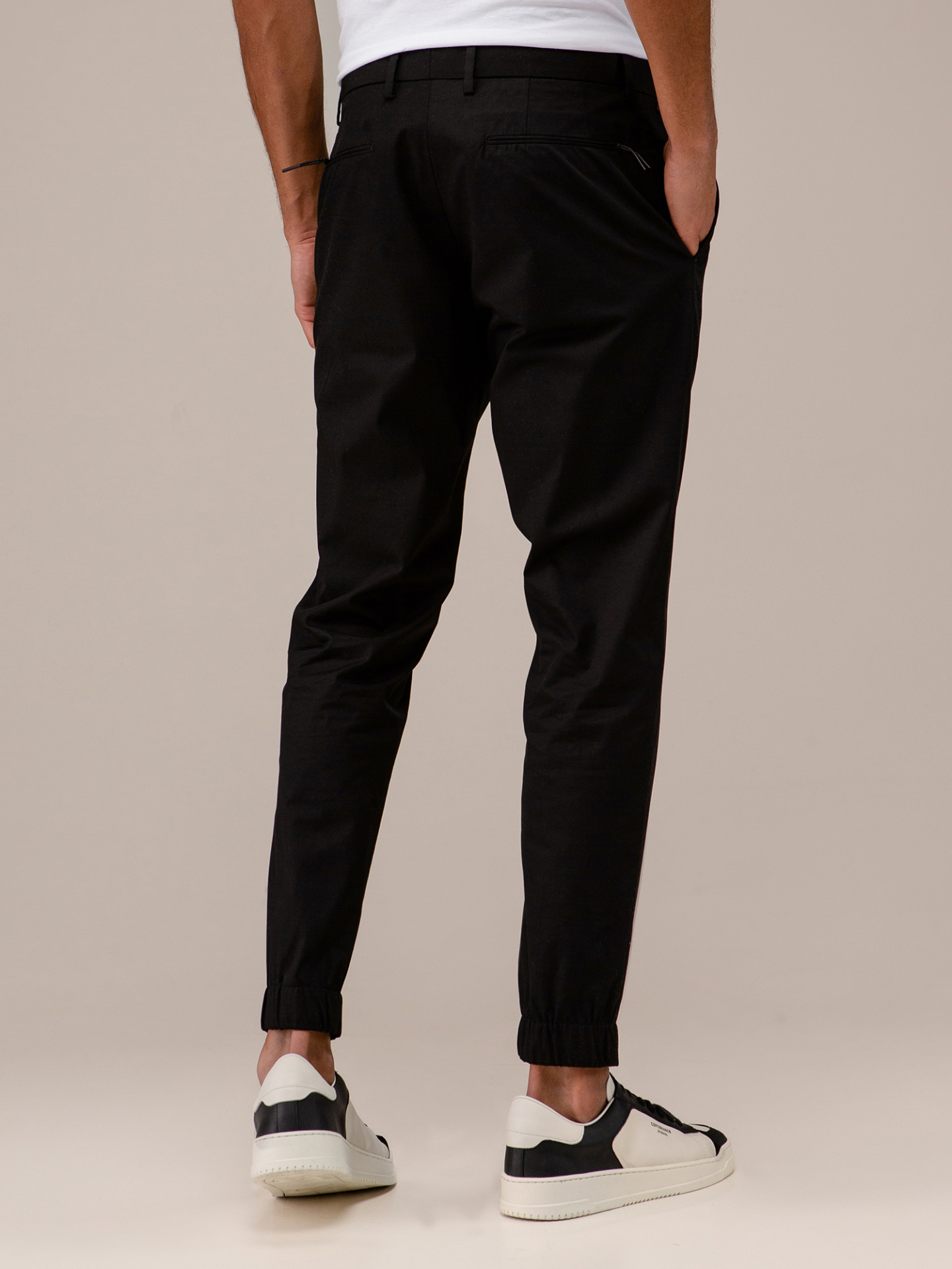 Detailansicht von Chinohose aus Baumwolle von GTA