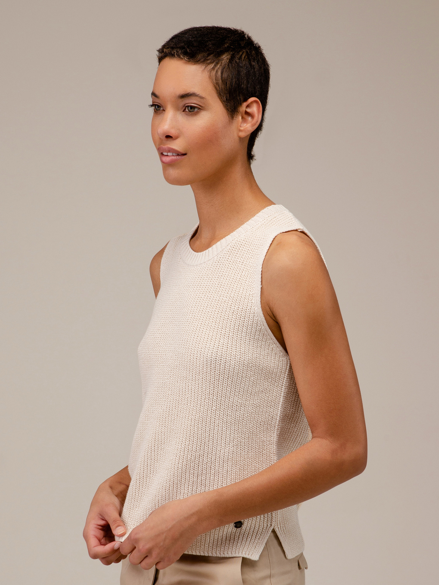 Detailansicht von Stricktop aus Leinen von BETTER RICH