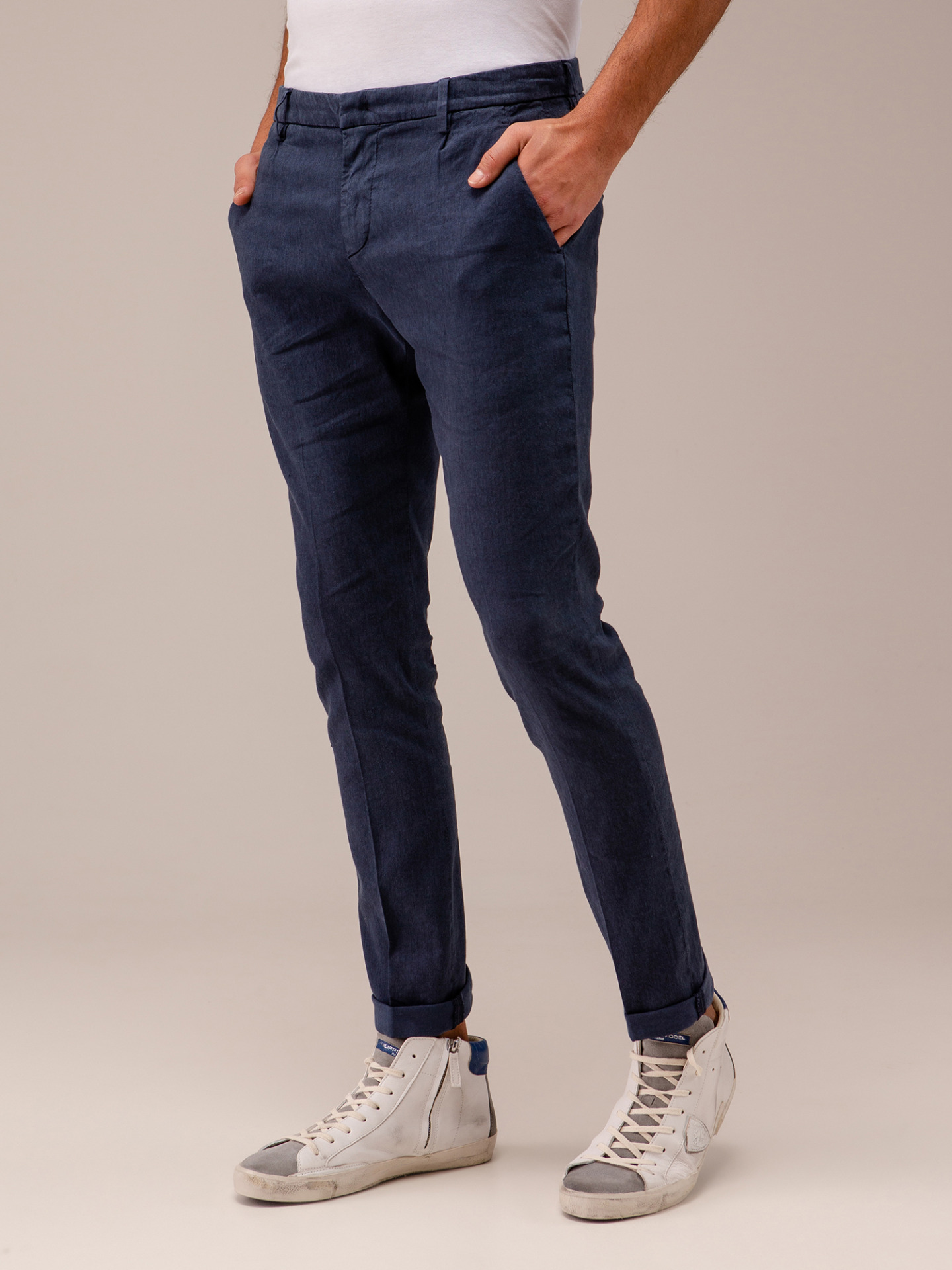 Detailansicht von Chinohose aus Leinen von DONDUP