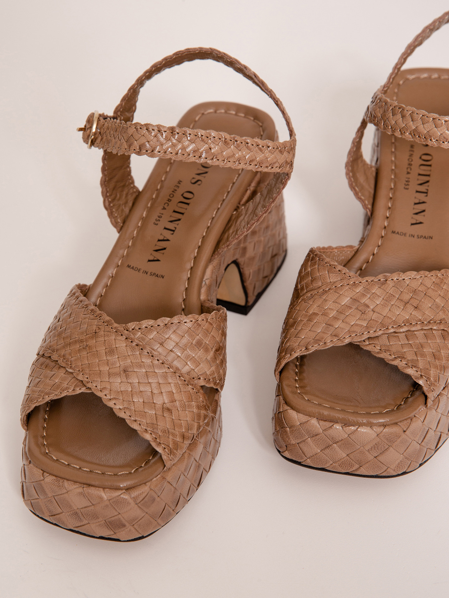 Detailansicht von Plateau-Sandalen von PONS QUINTANA