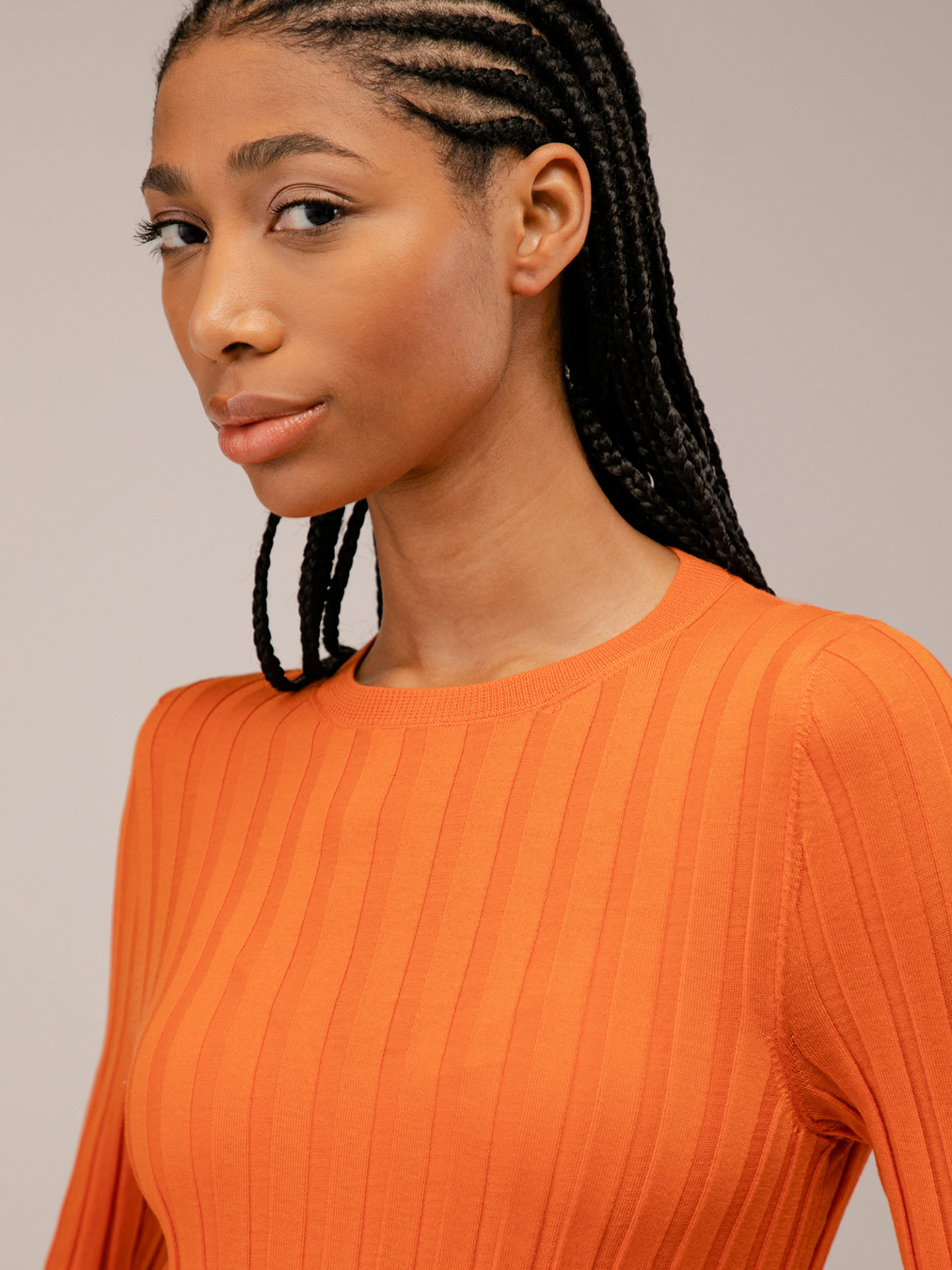 Detailansicht von Rippstrickpullover aus Wolle von AVANT TOI