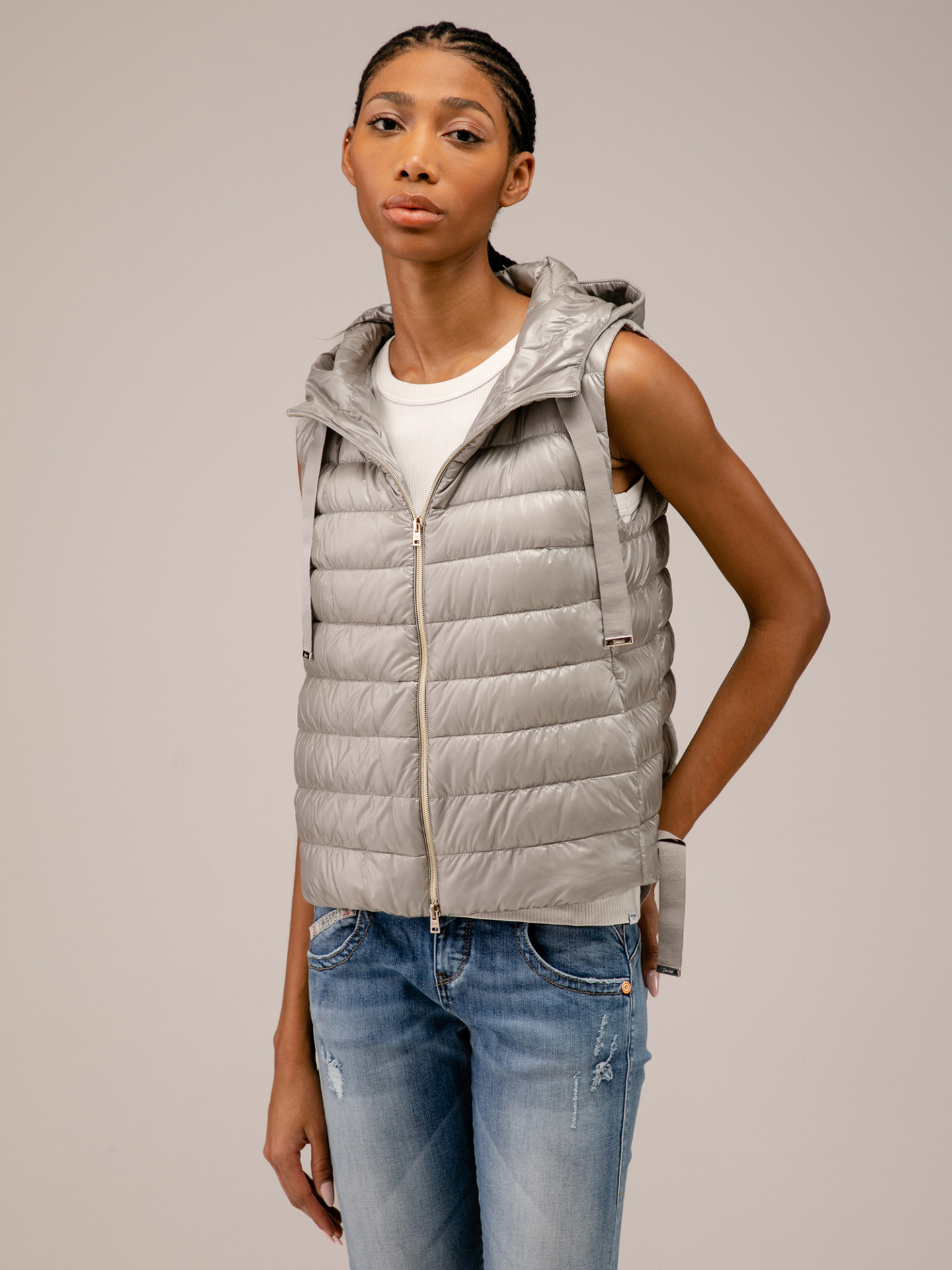 Detailansicht von Leichte Daunenweste von HERNO