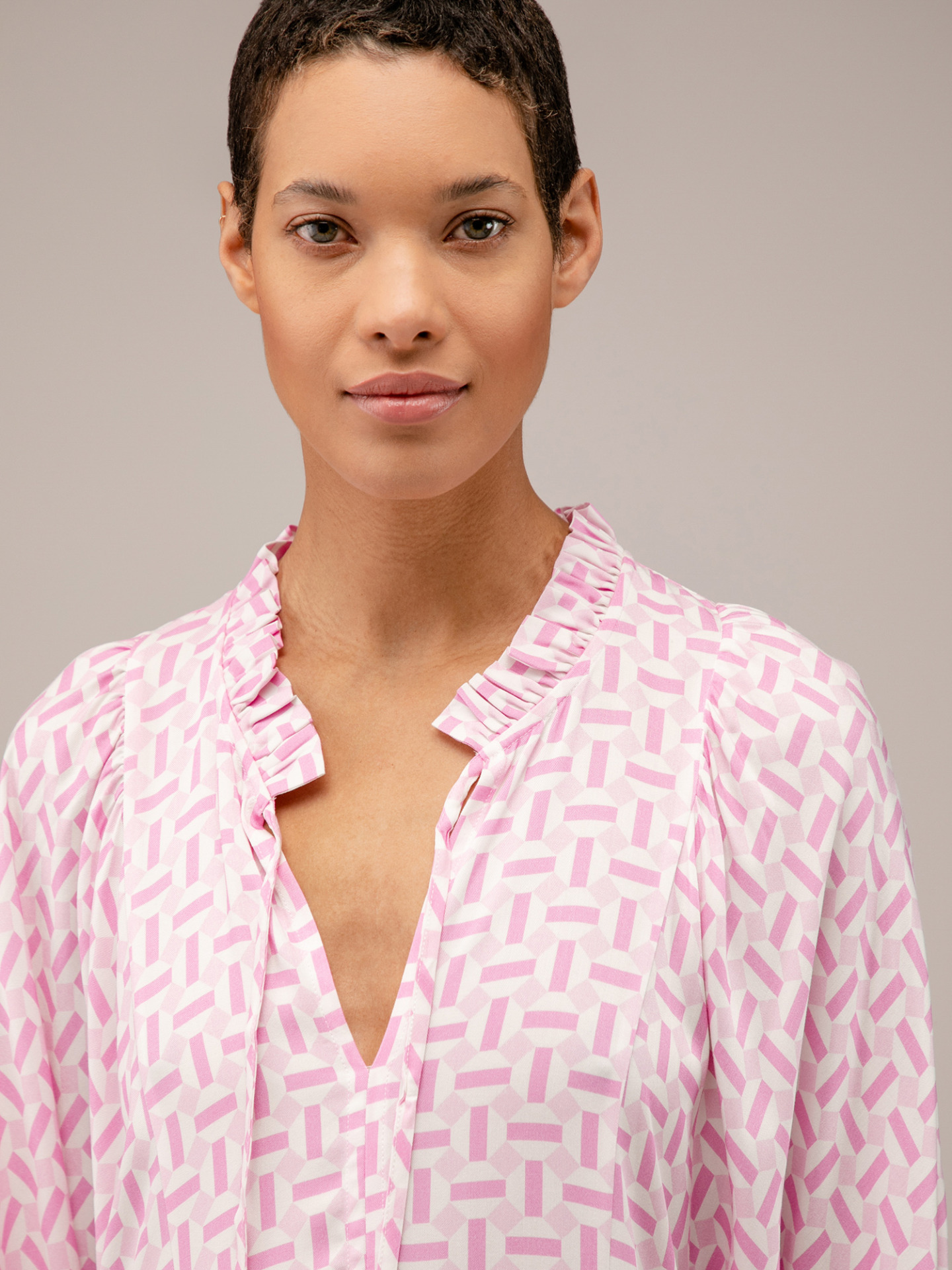 Detailansicht von Midi-Hemdblusenkleid von BETTER RICH