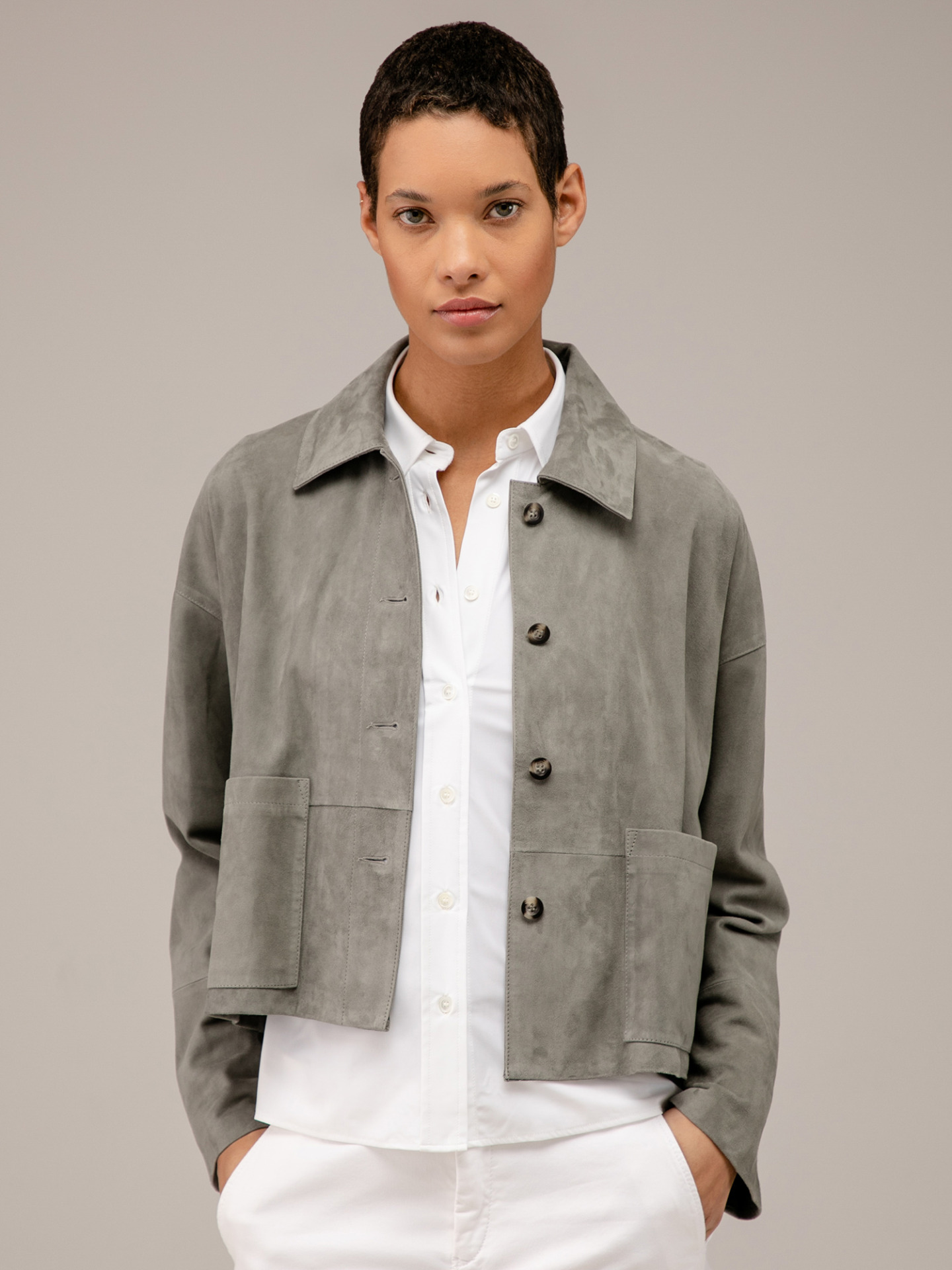 Detailansicht von Kurze Velour-Lederjacke von ARMA