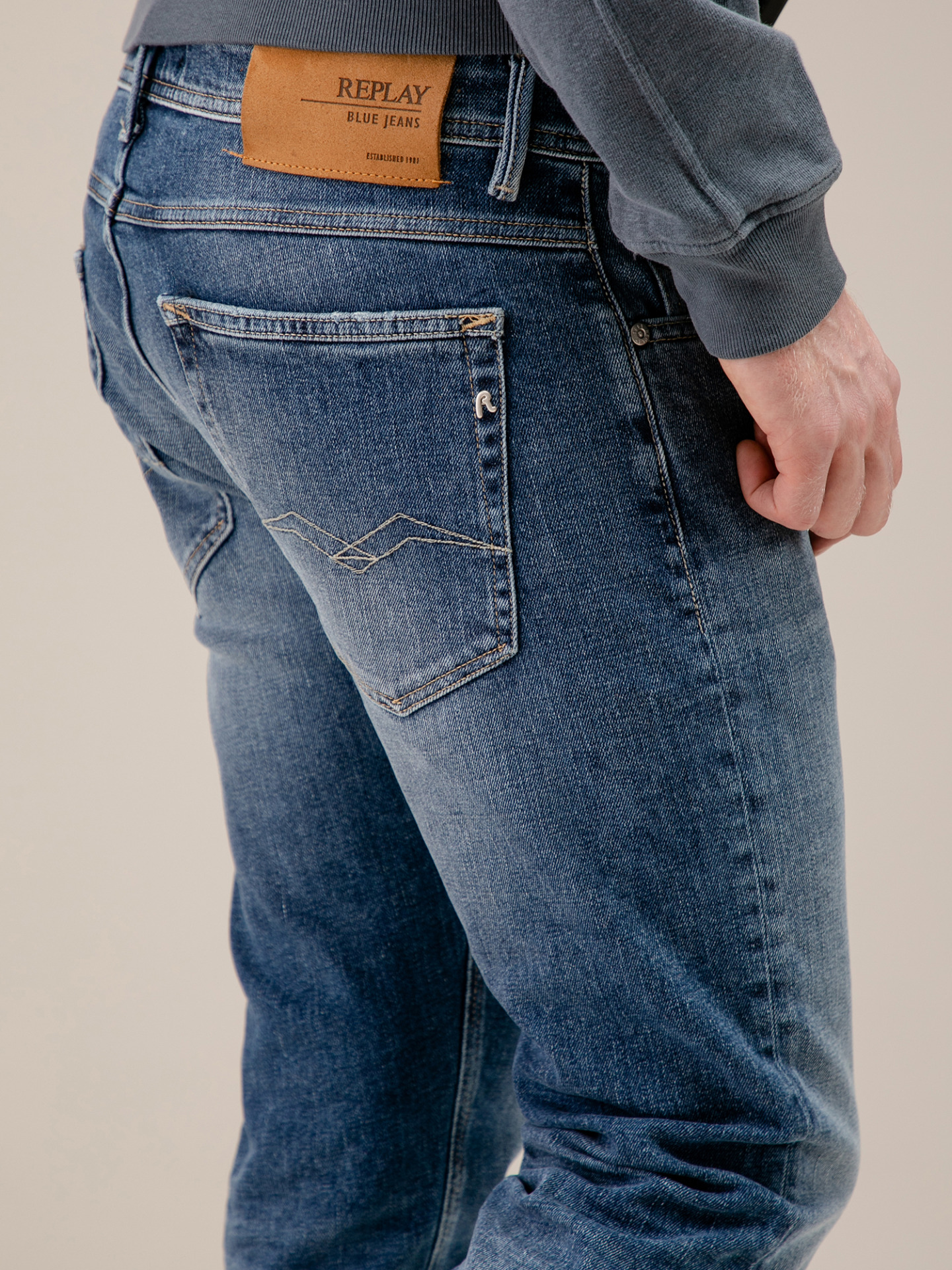 Detailansicht von Slim Fit Jeans von REPLAY