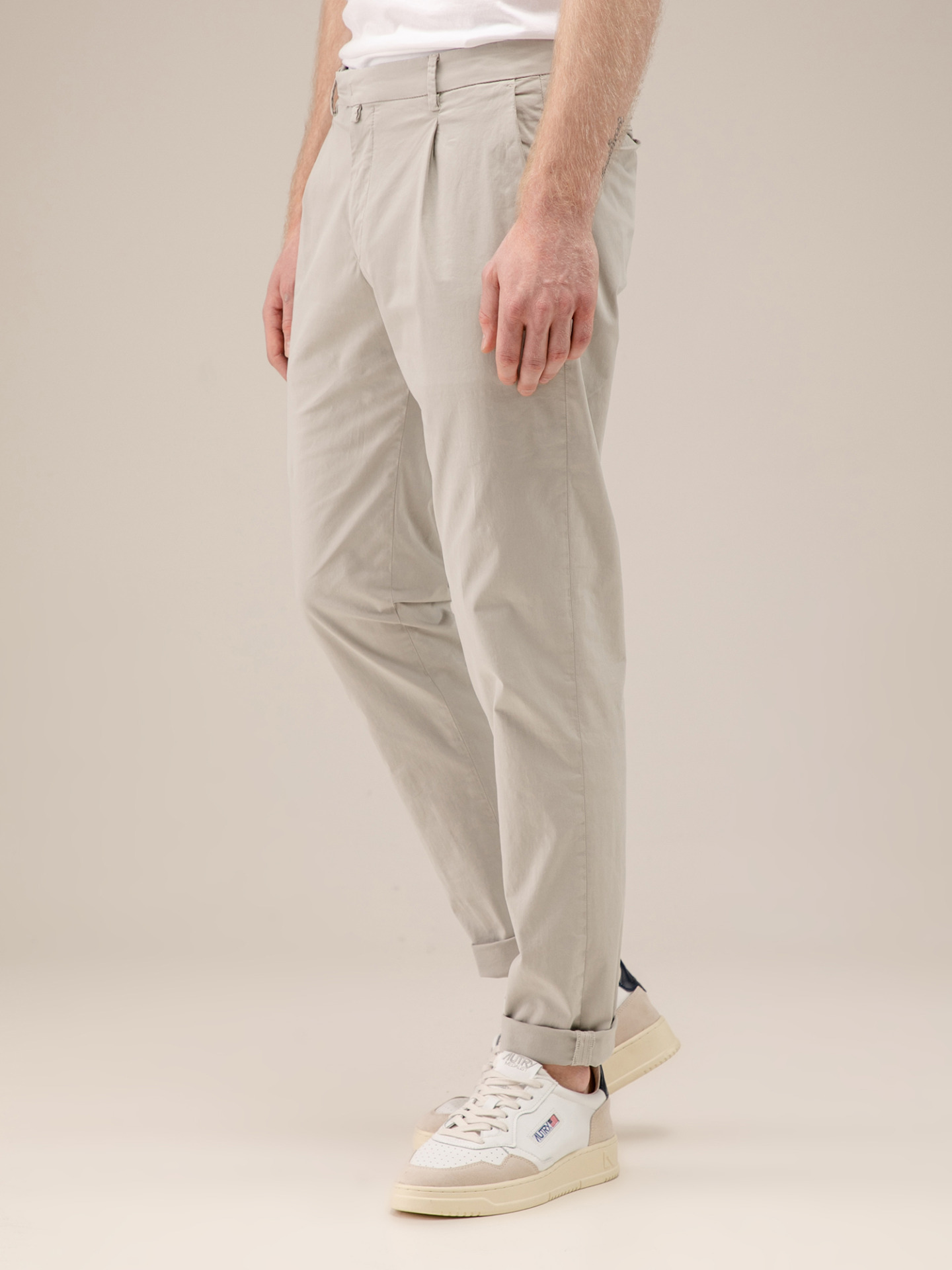 Detailansicht von Chinohose aus Baumwolle von BRIGLIA