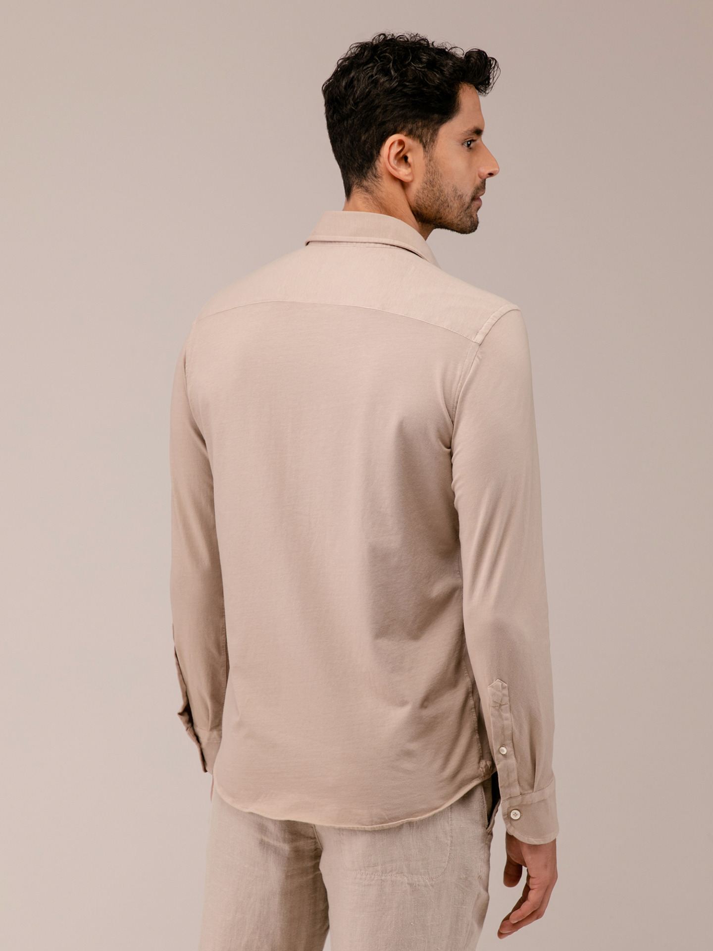 Detailansicht von Baumwollhemd mit Haifischkragen von SONRISA