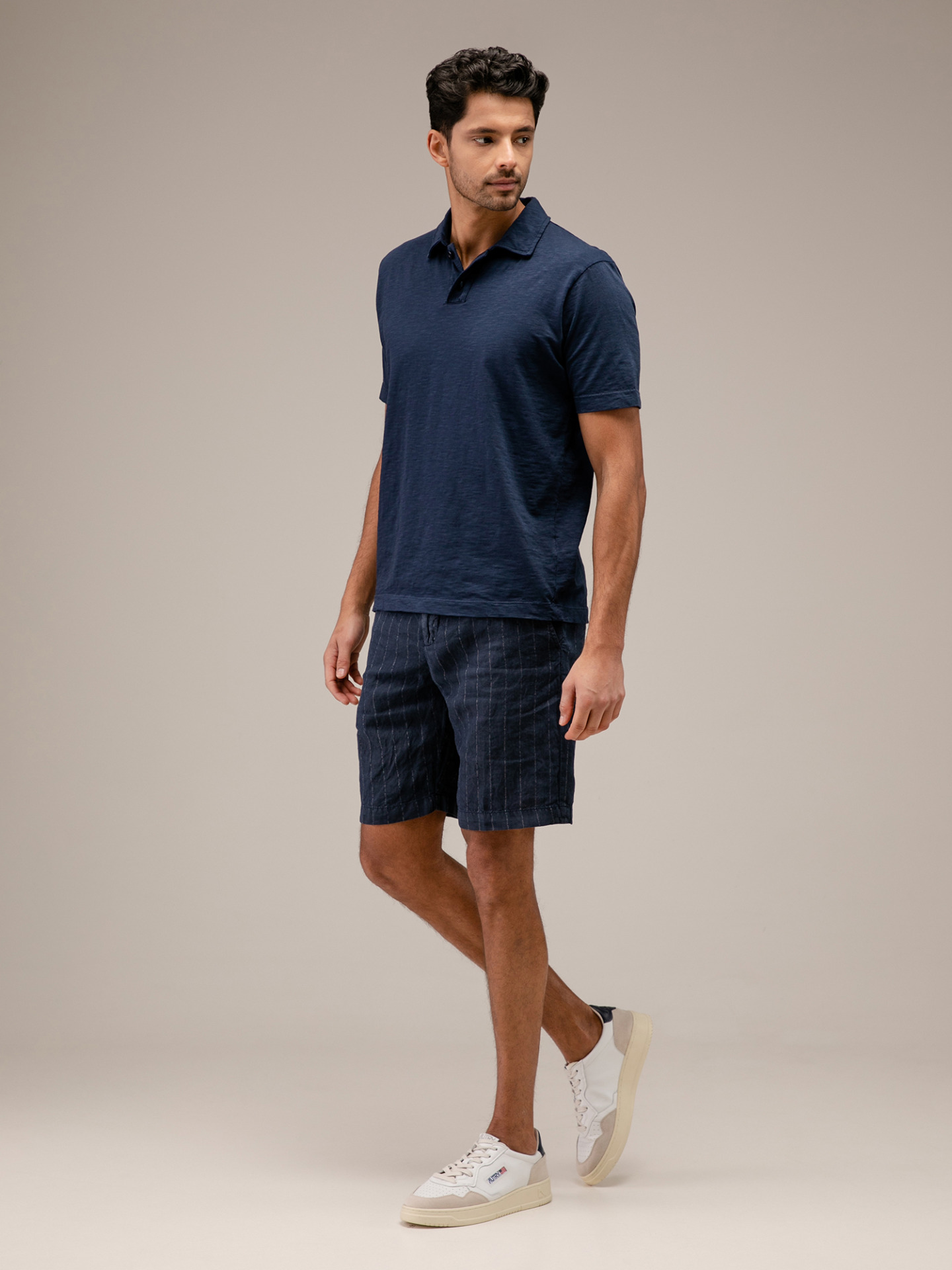 Detailansicht von Bermudas aus Leinen von MYTHS