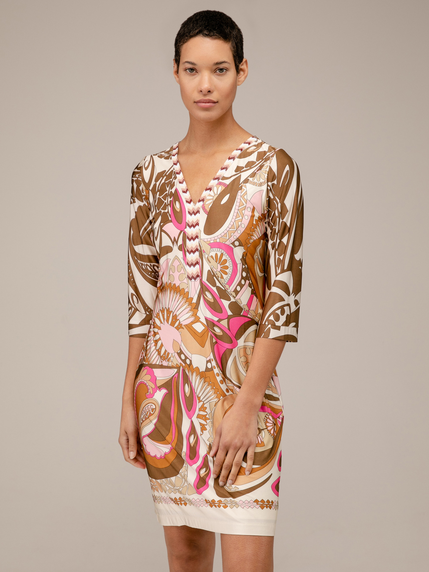 Detailansicht von Kurzes Kleid von ANA ALCAZAR