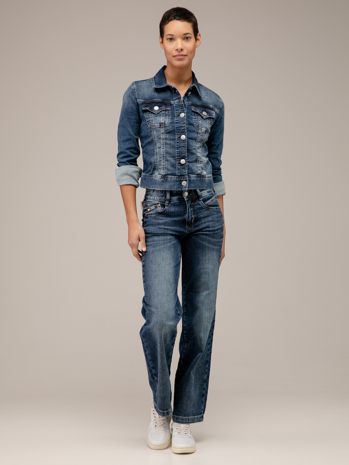 Detailansicht von Jeansjacke von HERRLICHER