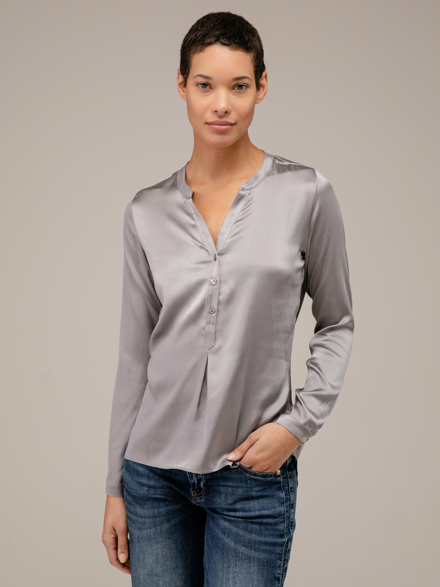 Detailansicht von Seidenbluse von DANIELS