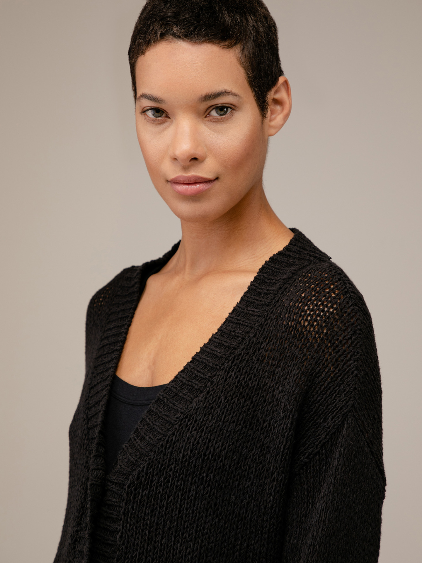 Detailansicht von Strickjacke aus Baumwolle von DANIELS